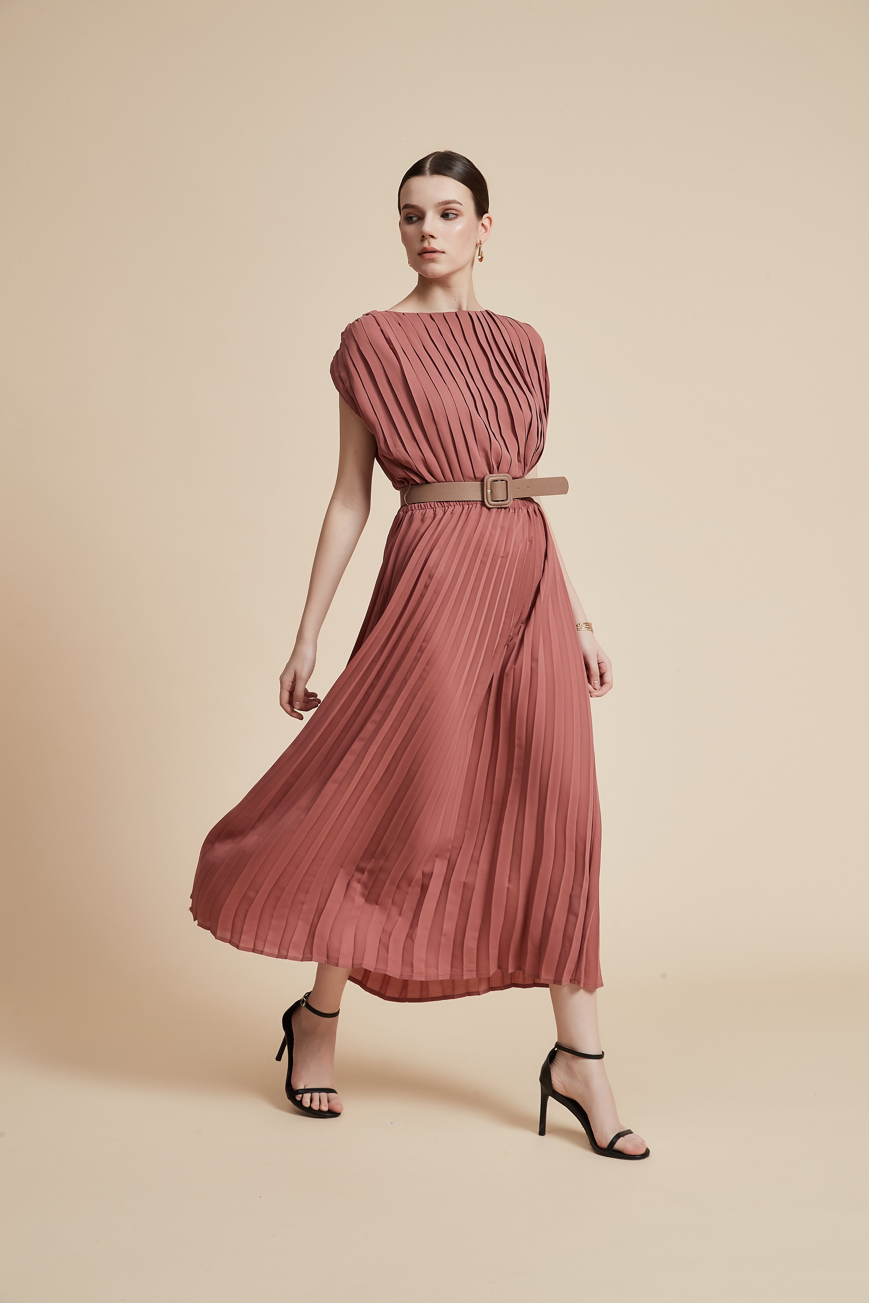 Pleated Midi Dress Without Sleeves
