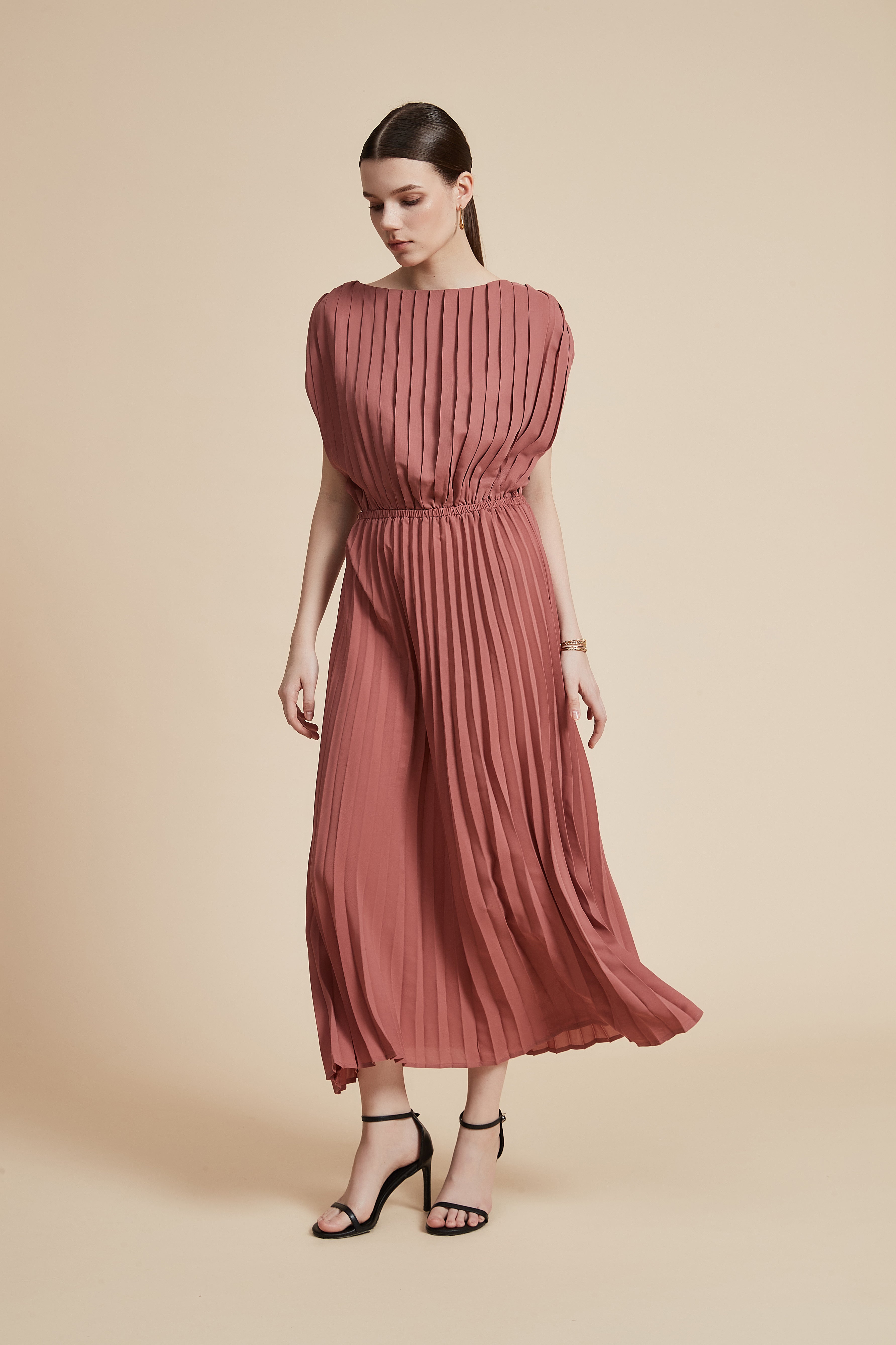 Pleated Midi Dress Without Sleeves