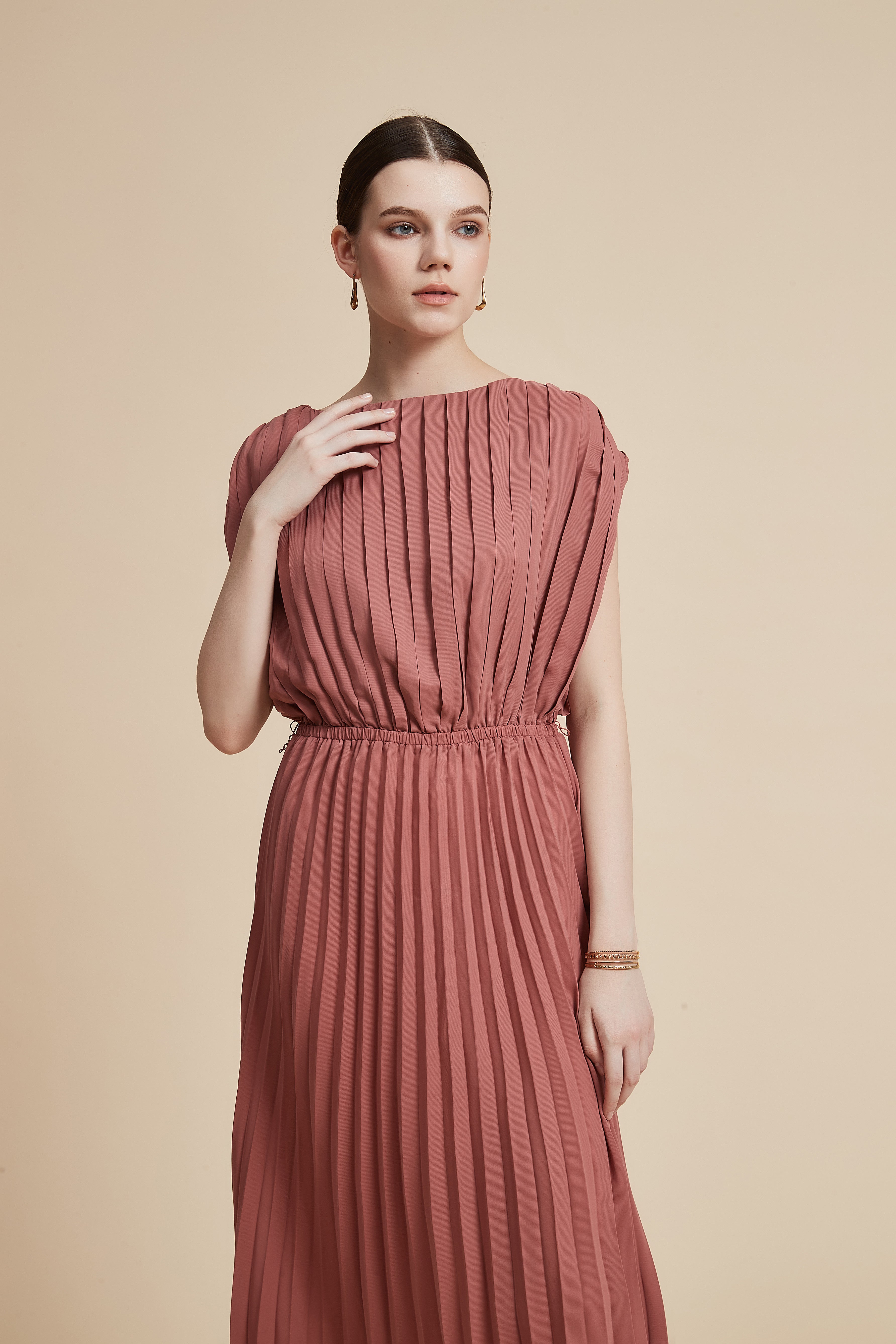Pleated Midi Dress Without Sleeves