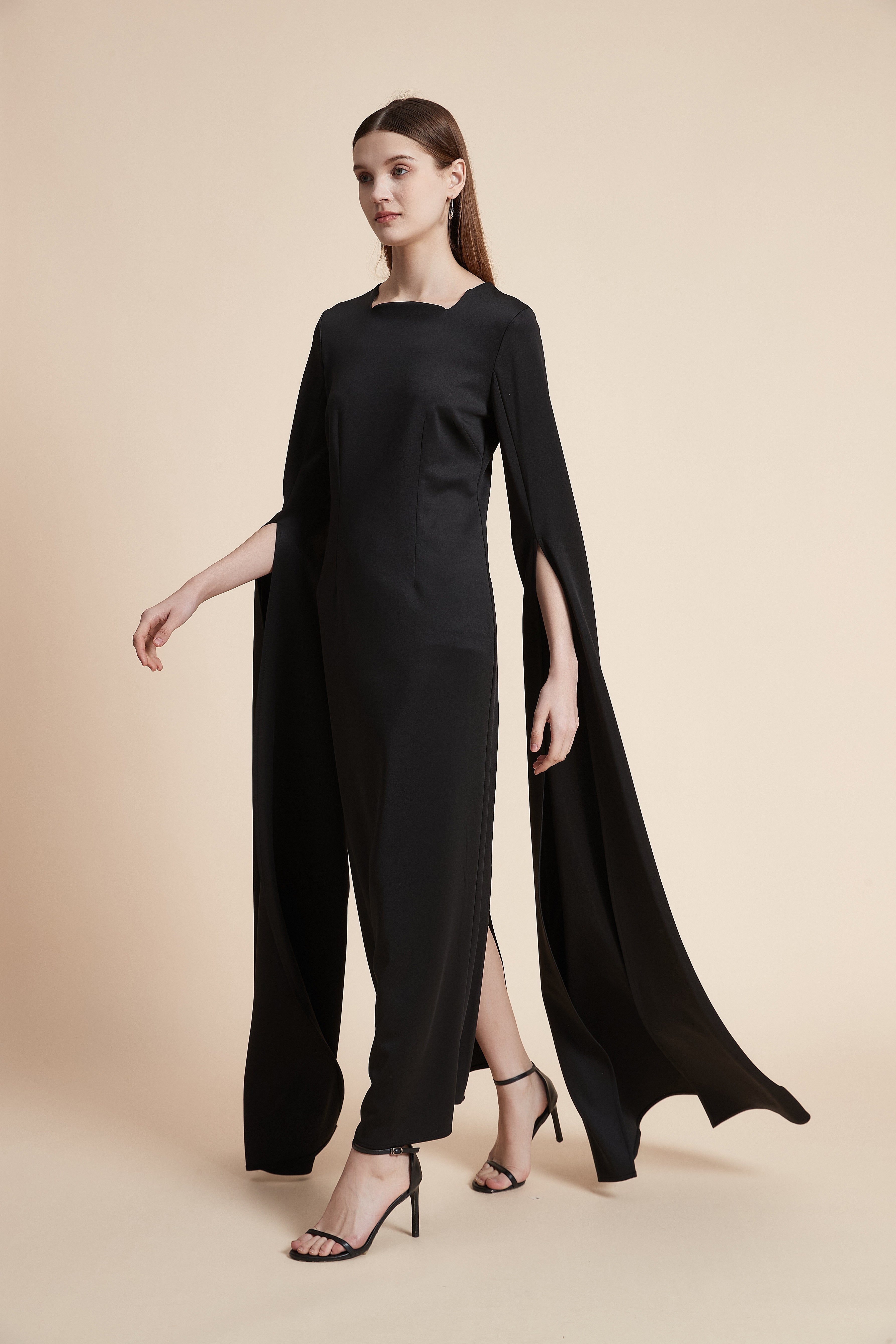 فستان ماكسي سادة بأكمام طويلة مفتوحة