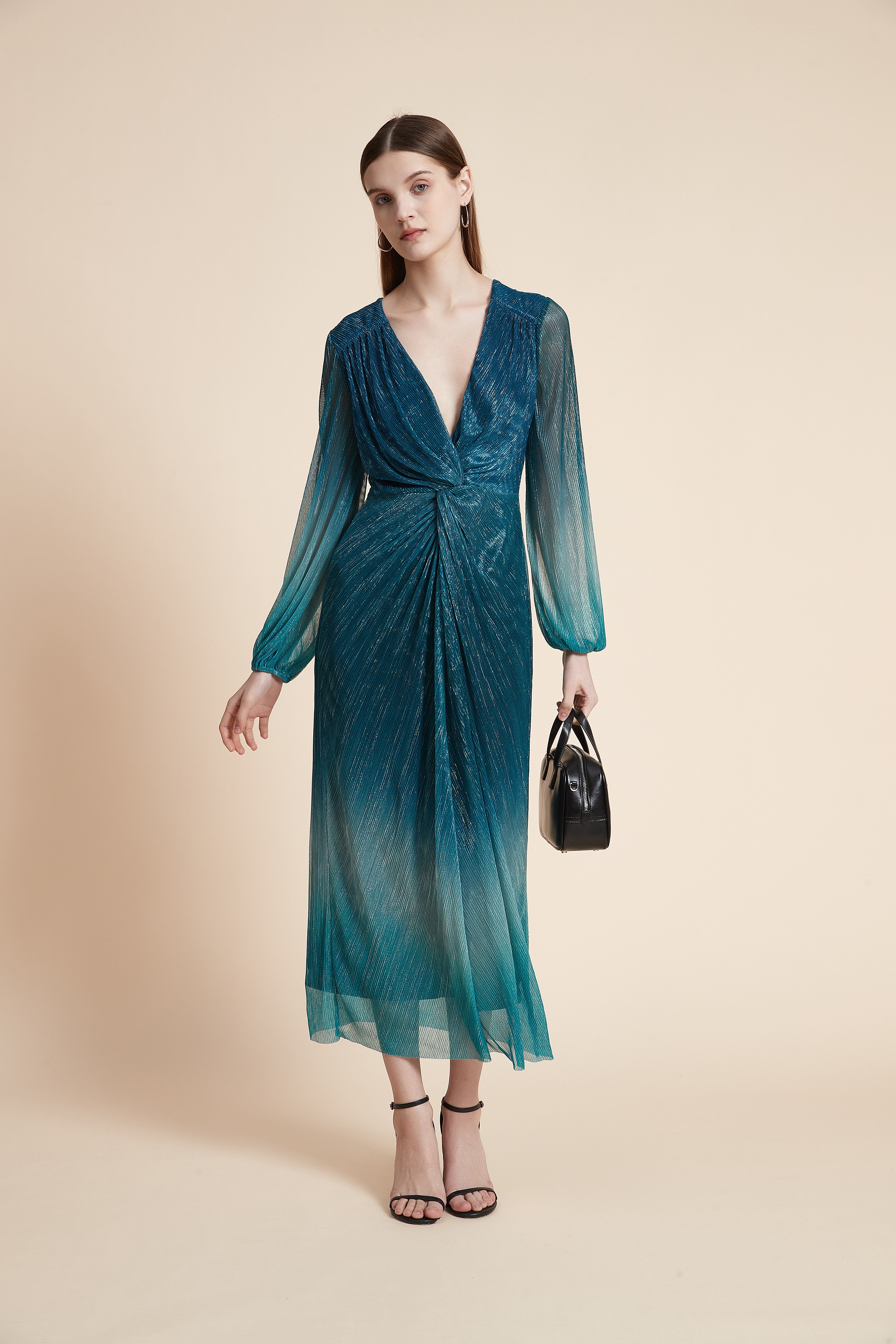 فستان ميدي منقوش بأكمام طويلة