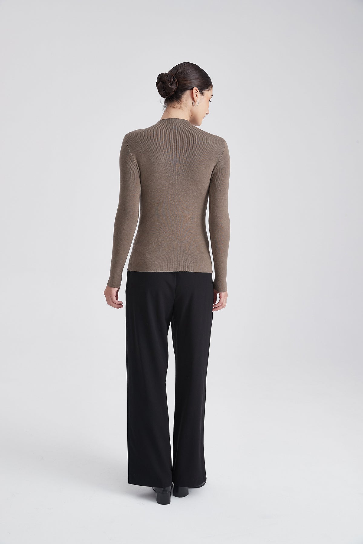 Plain Long-Sleeve Top