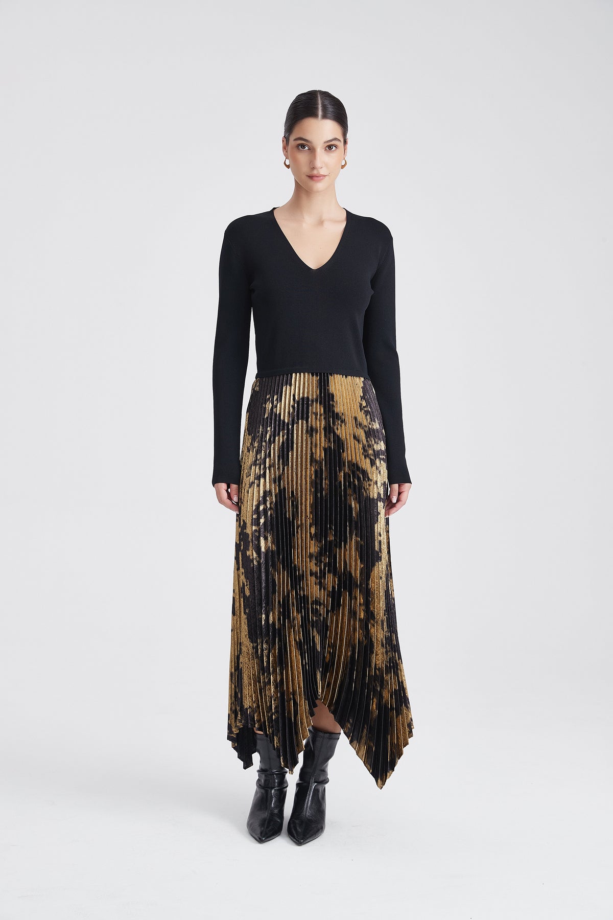 Patterned Pleated Midi Dress with Long Sleeves