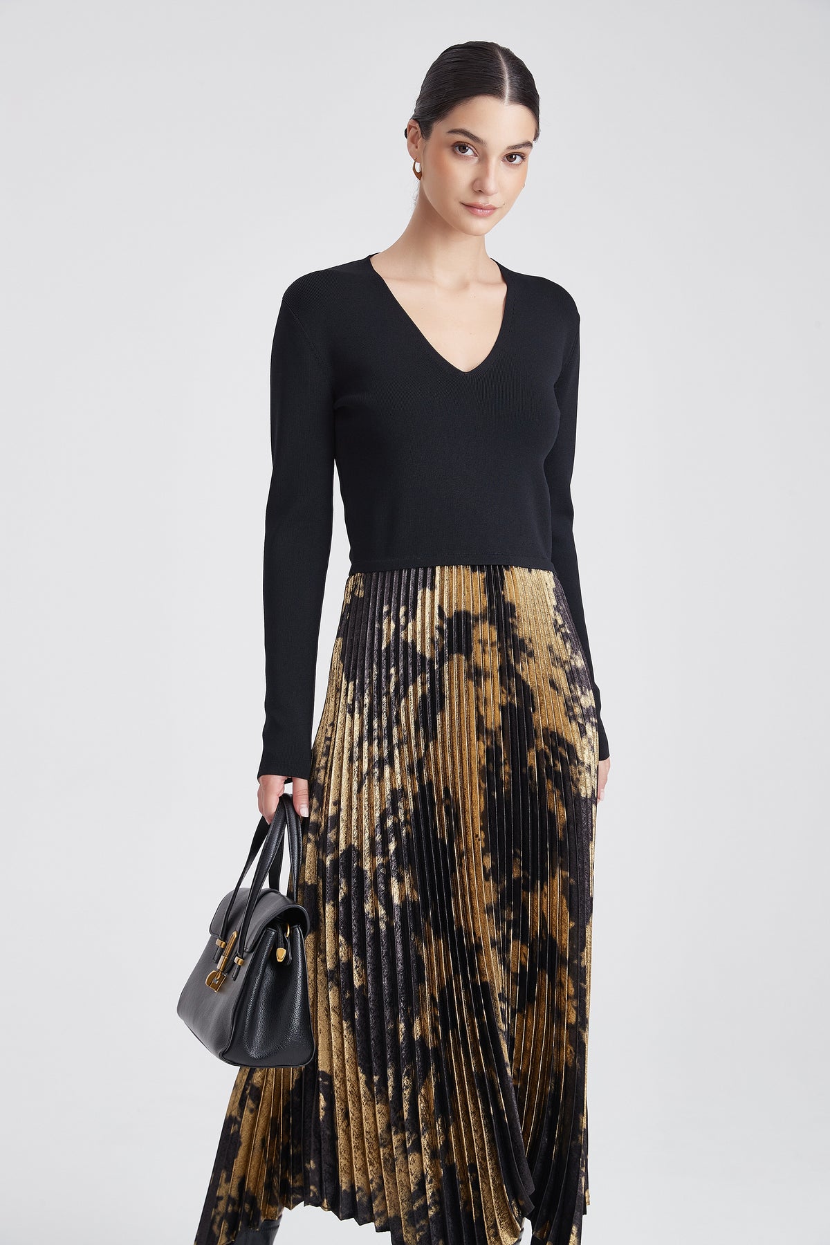Patterned Pleated Midi Dress With Long Sleeves