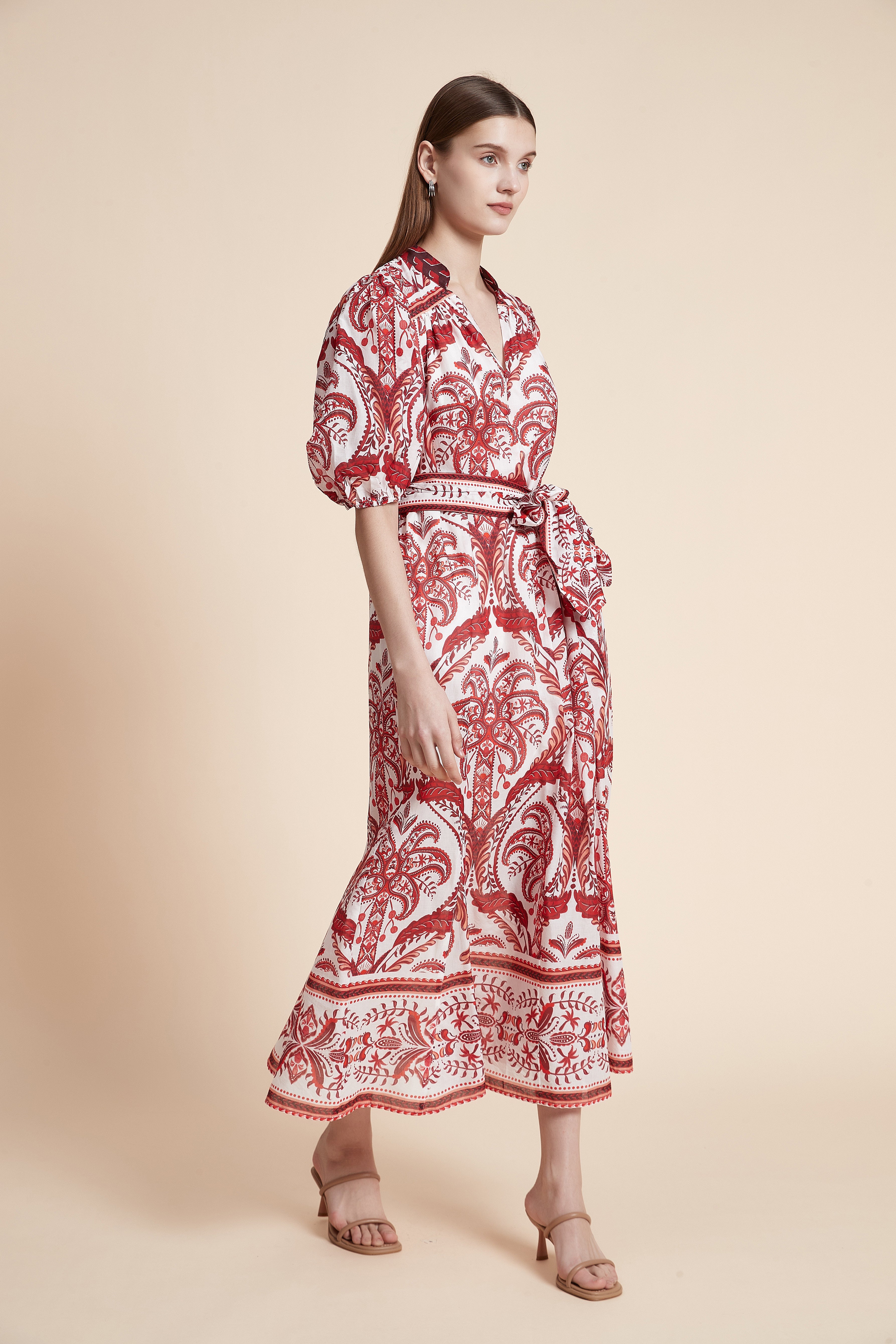 فستان ماكسي منقوش بأكمام قصيرة بحزام خصر