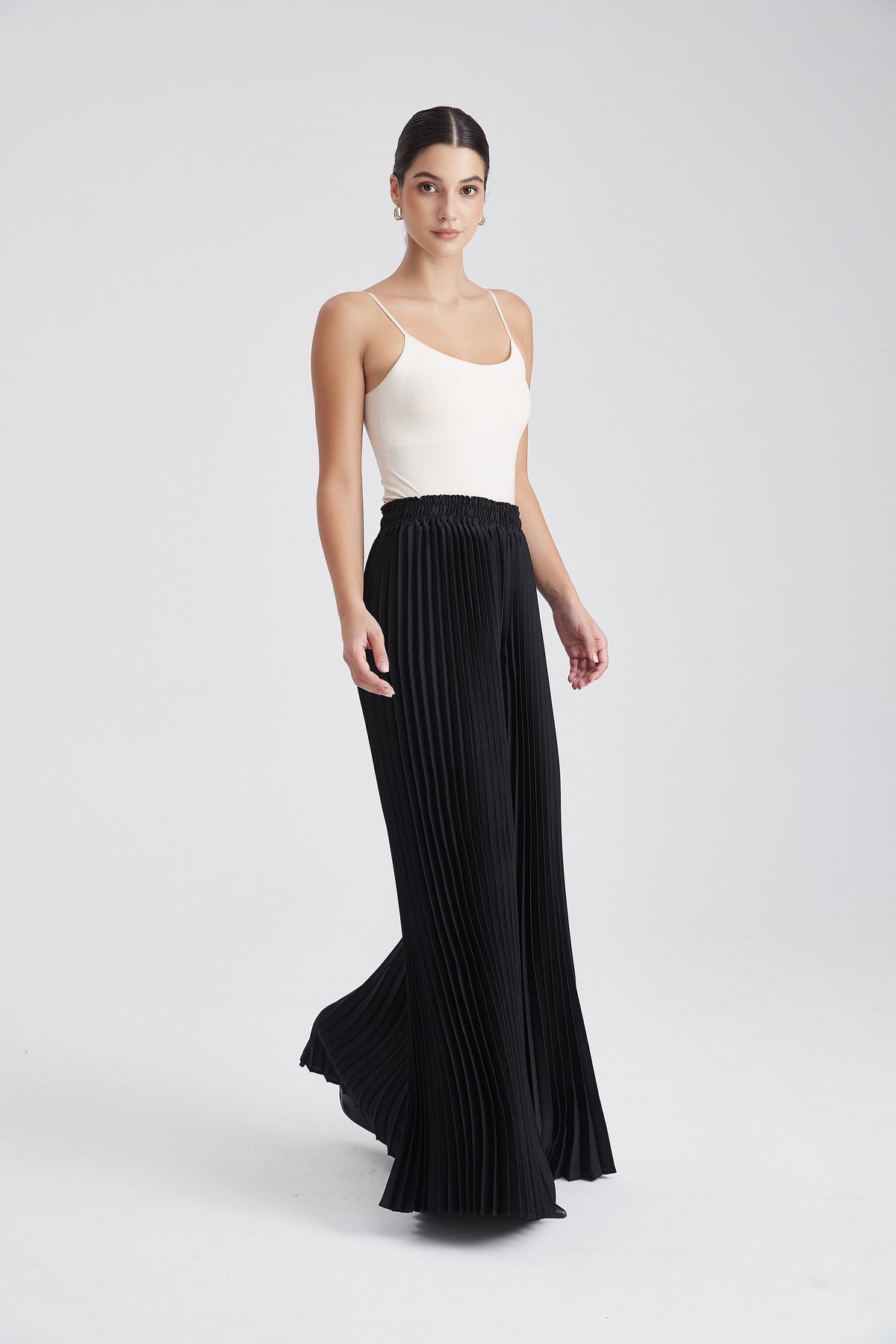 Wide-Leg Pleated Long Trousers