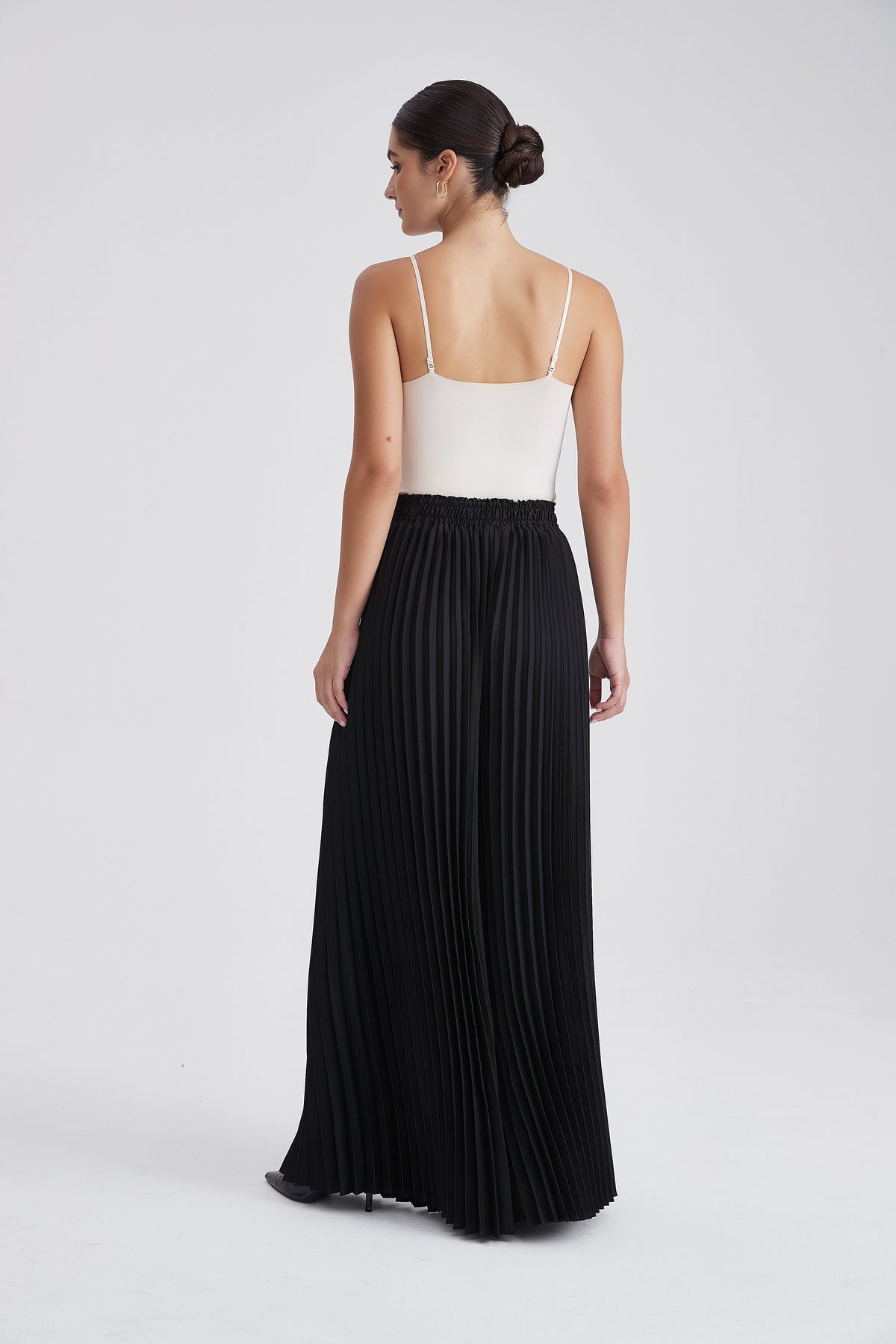 Wide-Leg Pleated Long Trousers