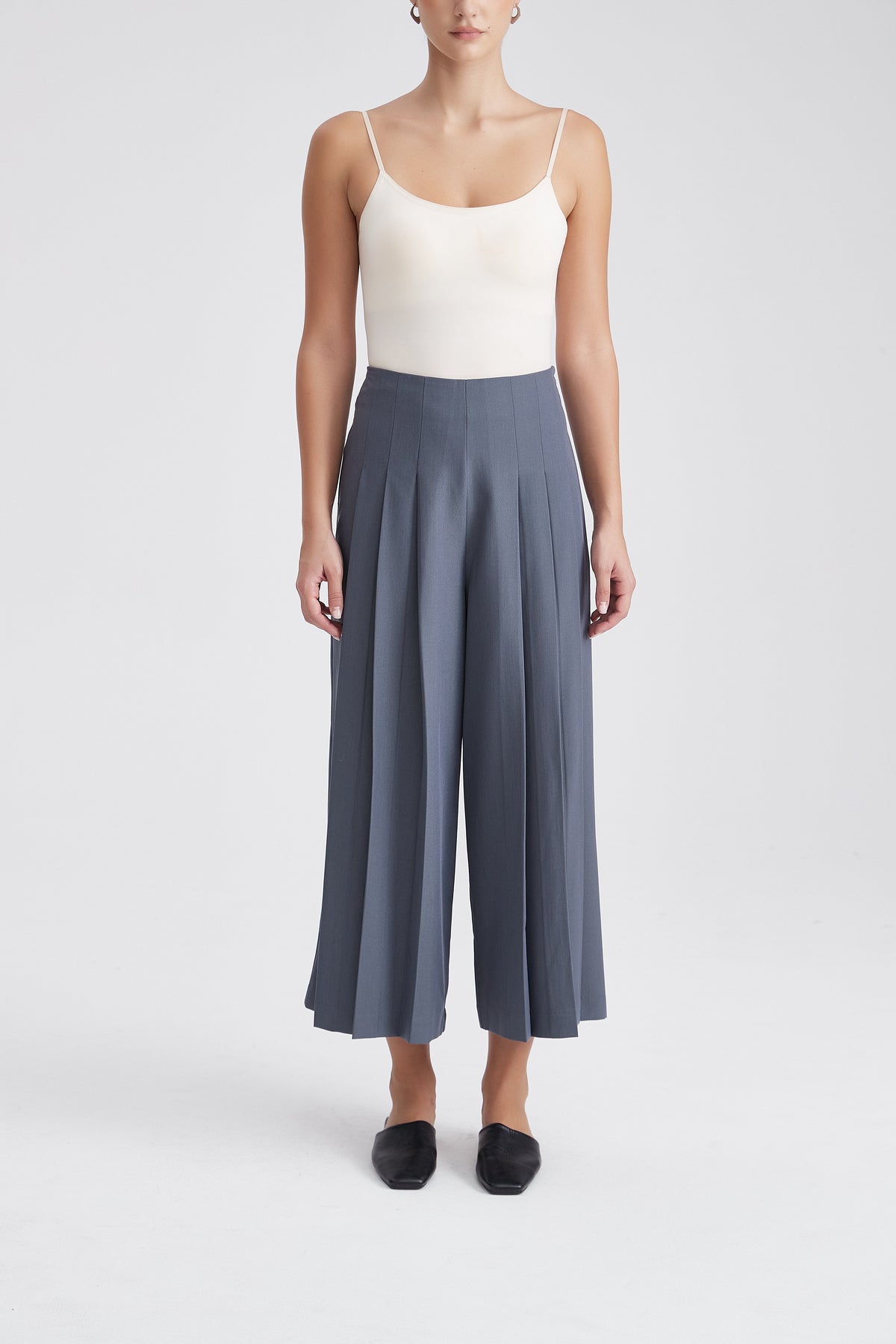 Wide-Leg 3/4 Trousers with Pleats