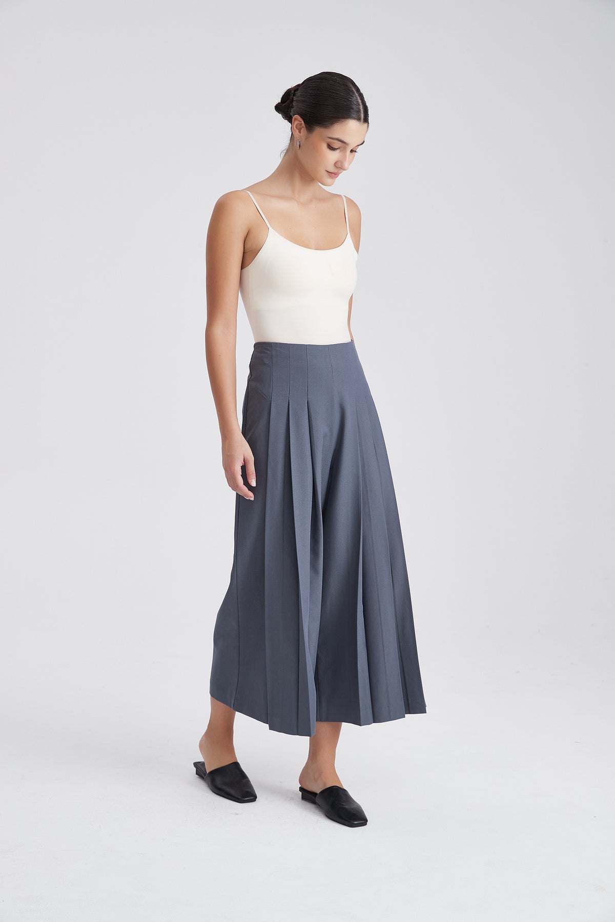 Wide-Leg 3/4 Trousers with Pleats