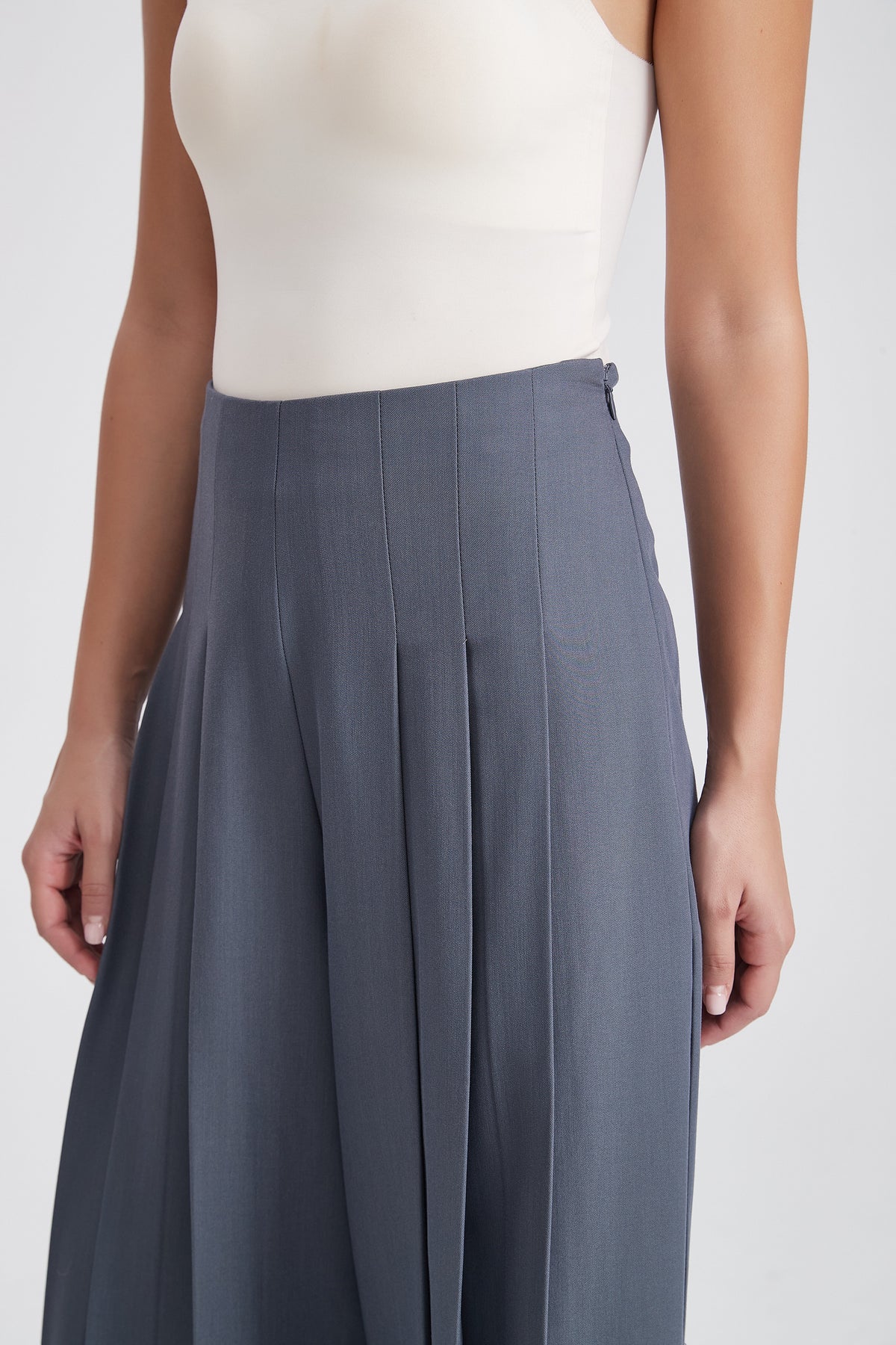 Wide-Leg 3/4 Trousers with Pleats