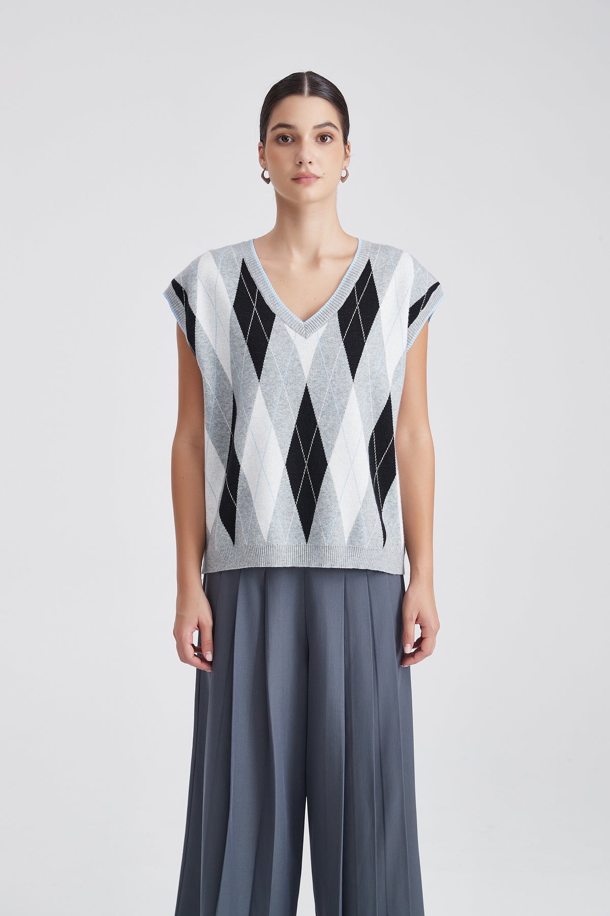 Patterned Sleeveless V-Neck Top