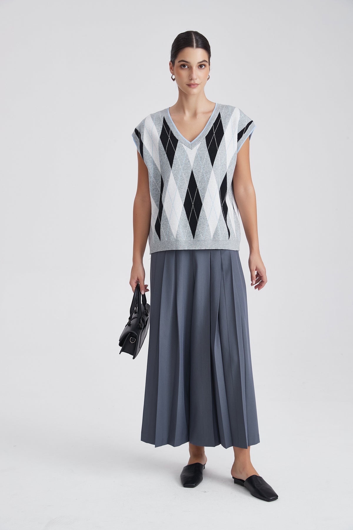 Patterned Sleeveless V-Neck Top