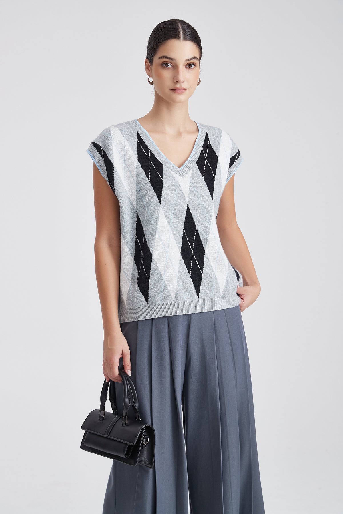 Patterned Sleeveless V-Neck Top
