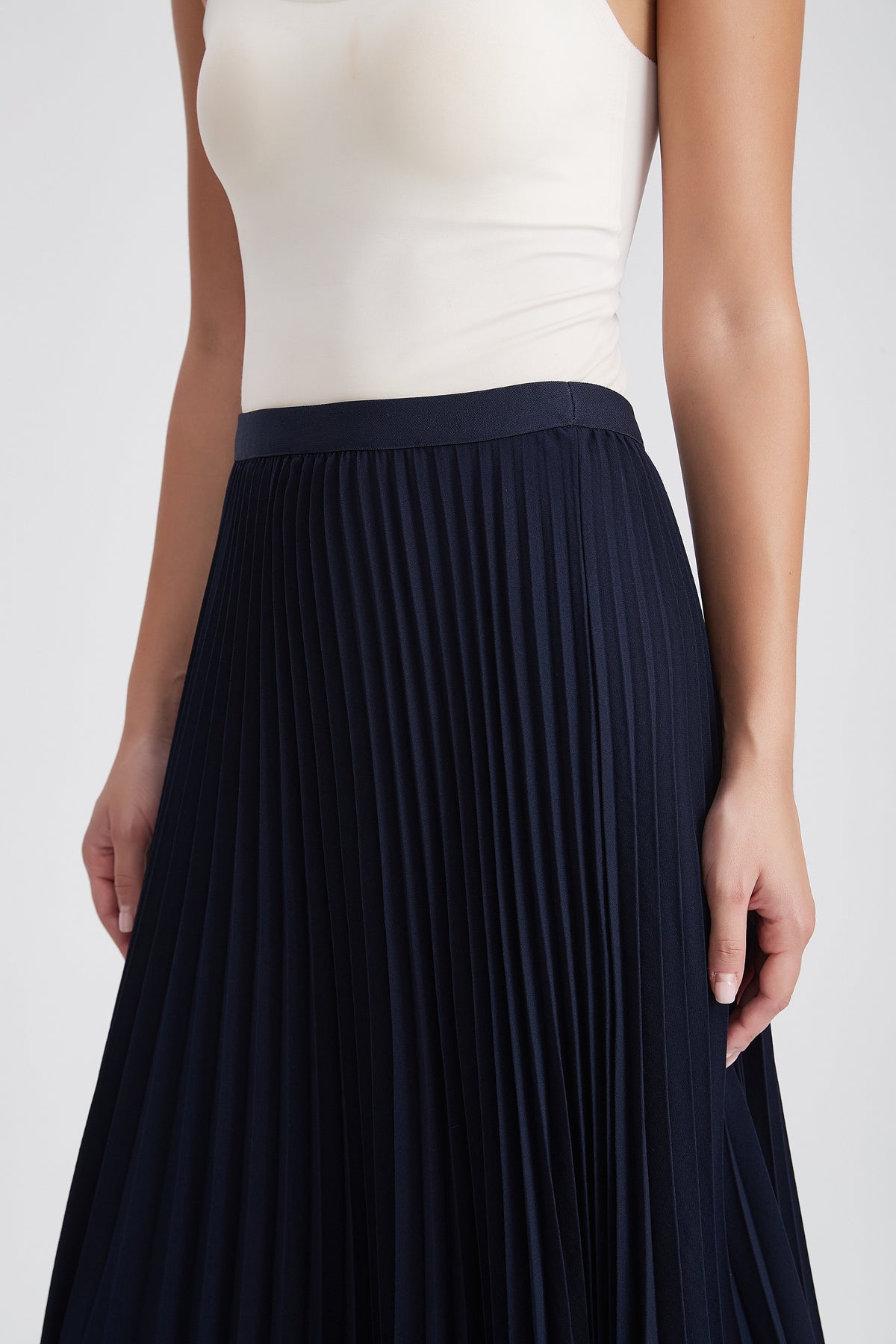 Plain Pleated Midi Skirt