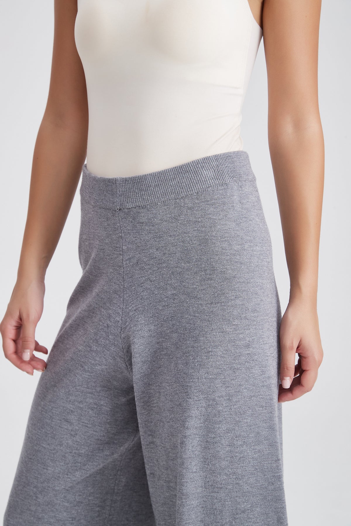Plain Wide-Leg Long Trousers
