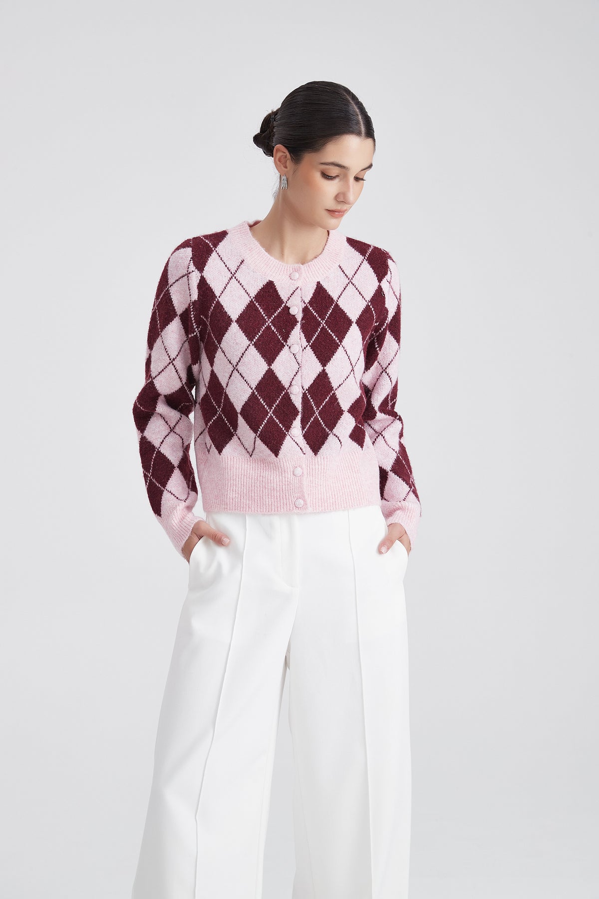 Cropped Knit Cardigan with Argyle Pattern and Front Buttons