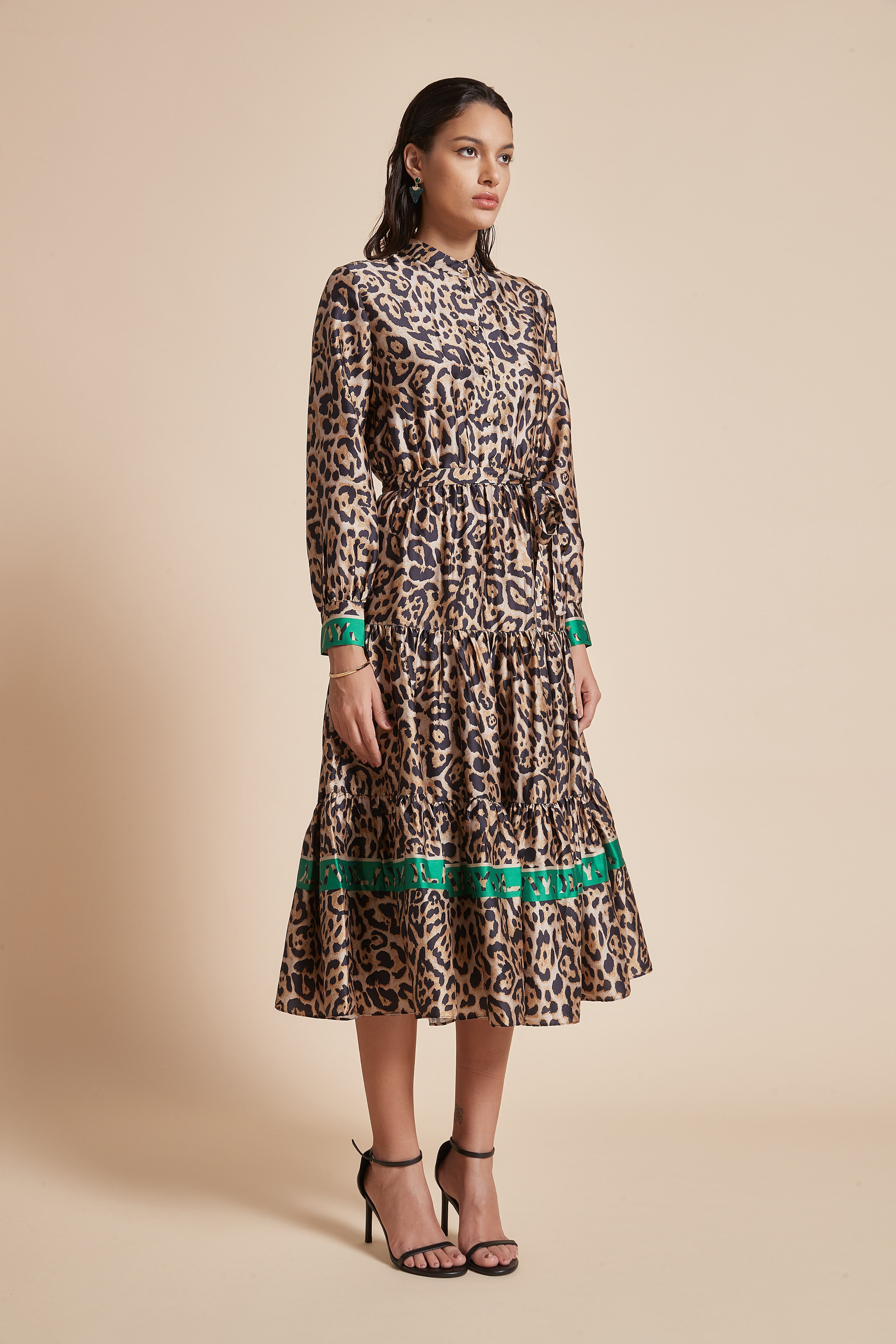 Chic Leopard Print Midi Dress with Long Sleeves