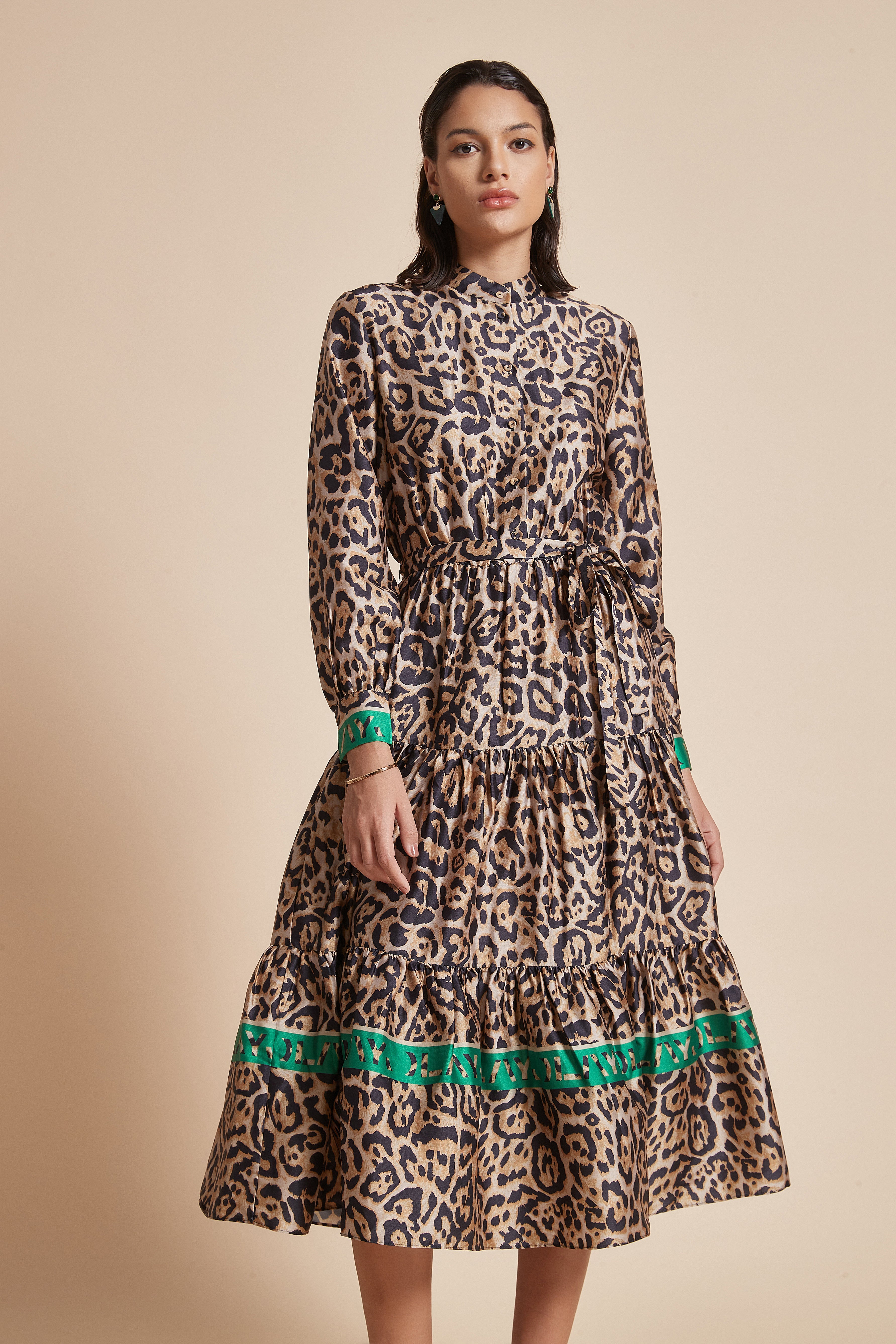Chic Leopard Print Midi Dress with Long Sleeves