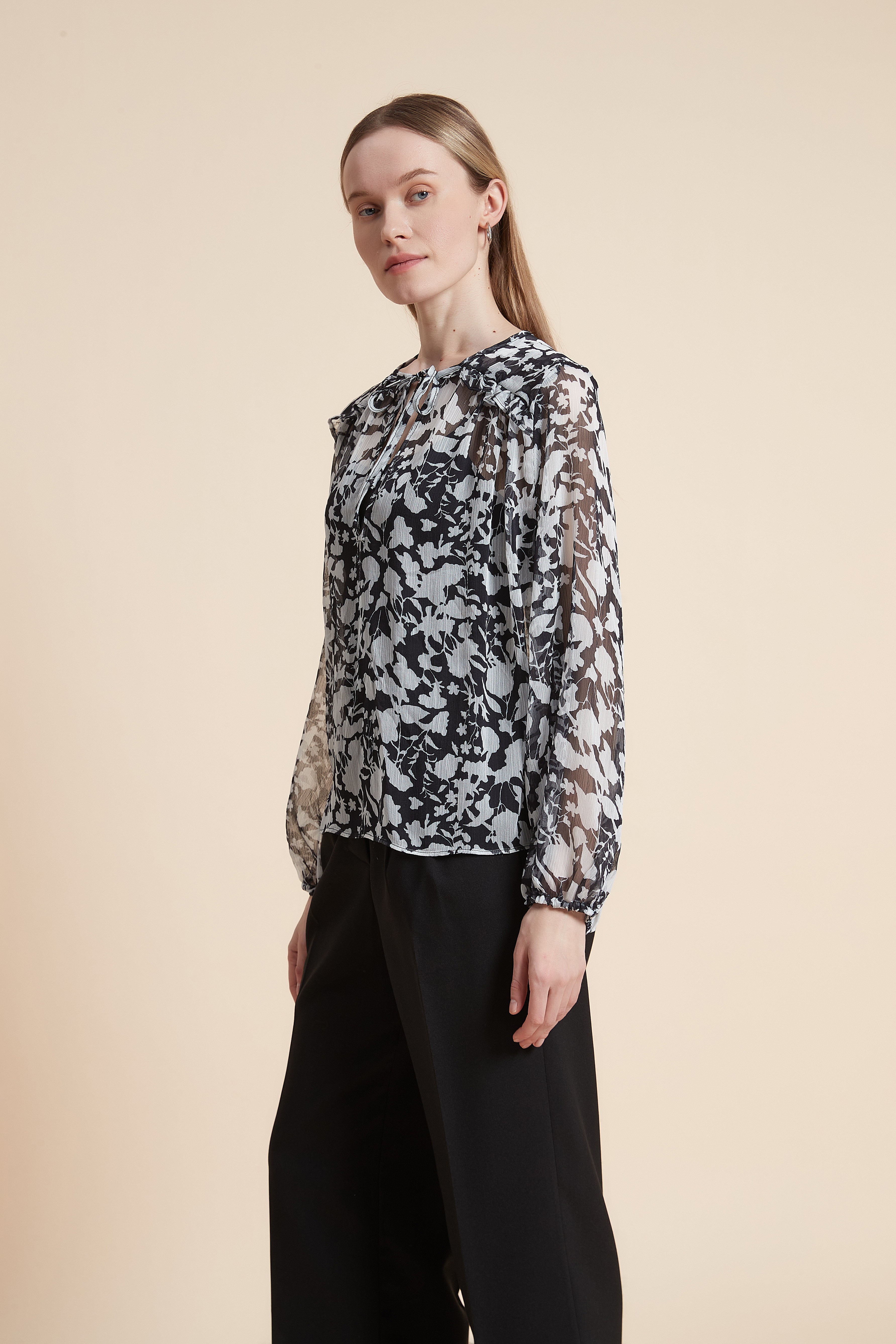 Waist-Length Patterned Long-Sleeved Blouse
