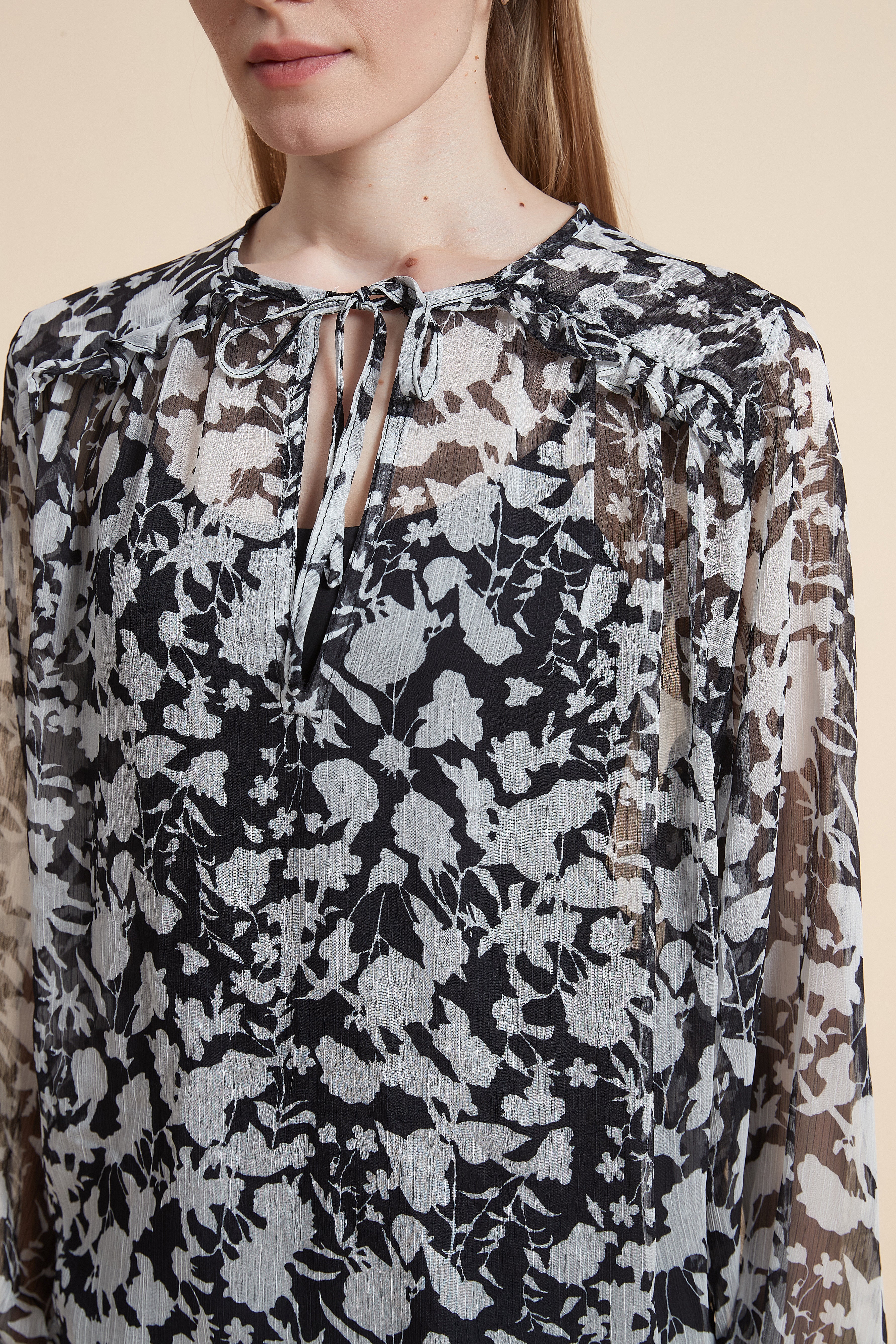 Waist-Length Patterned Long-Sleeved Blouse