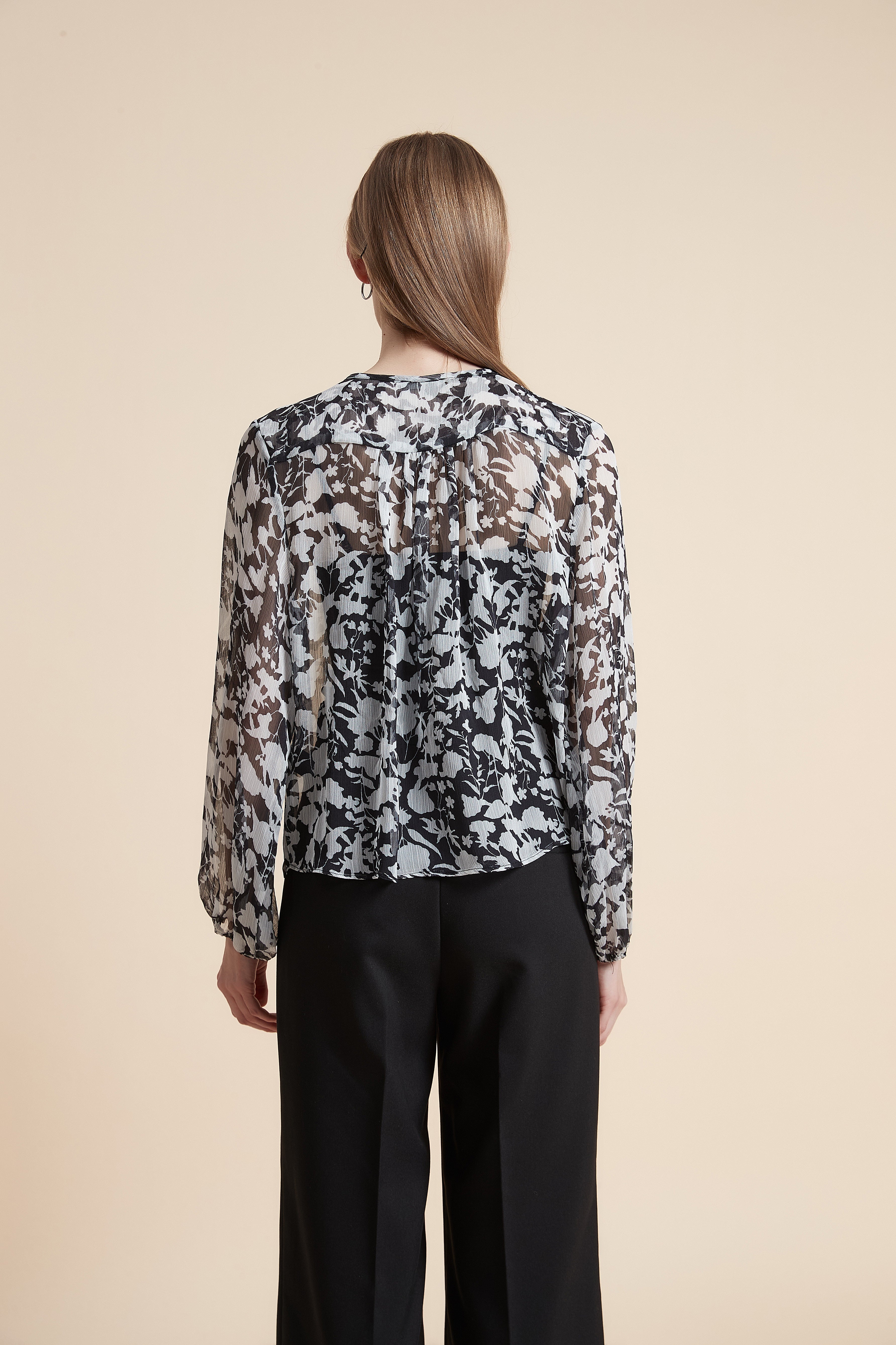 Waist-Length Patterned Long-Sleeved Blouse