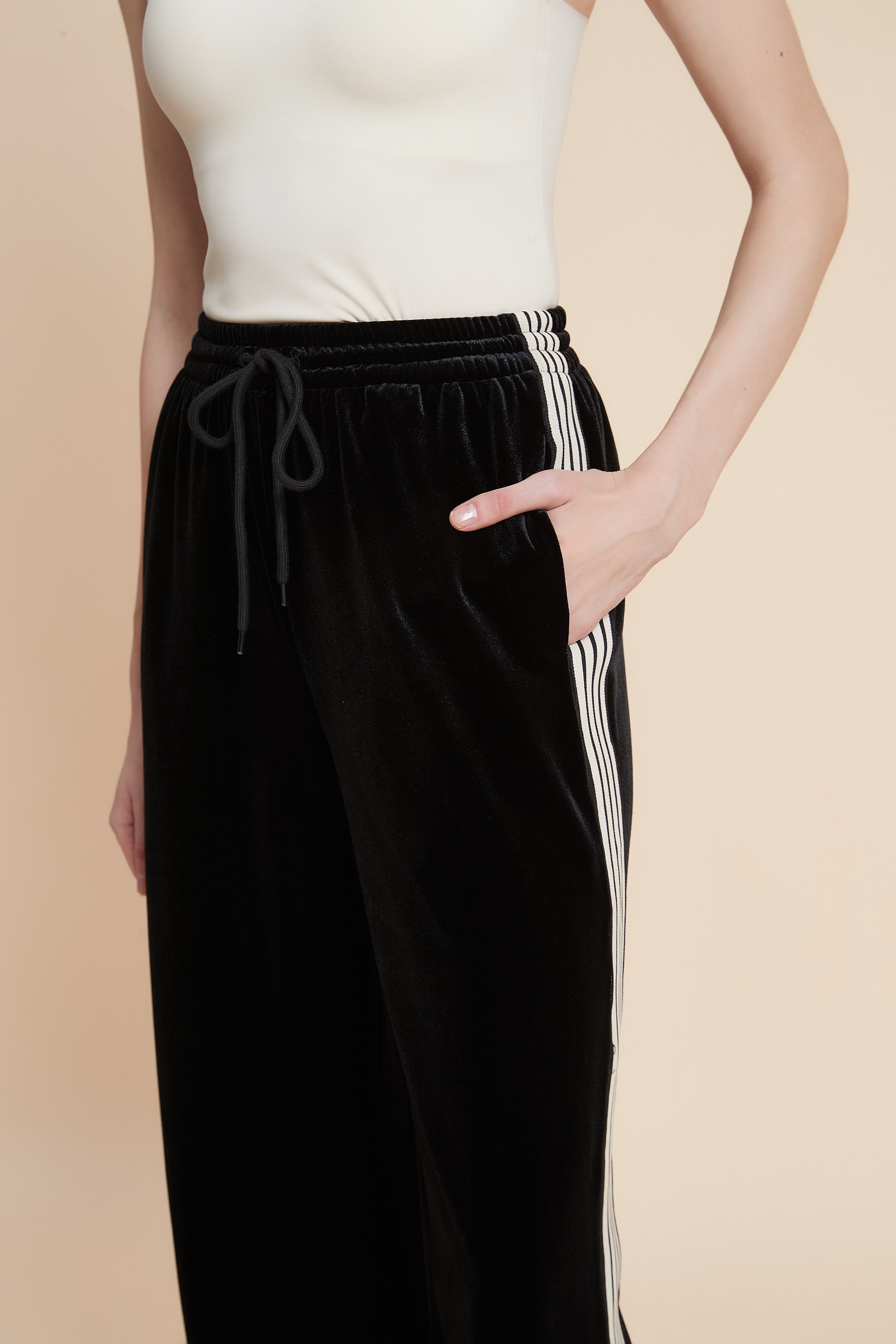 Plain Wide-Leg Trousers