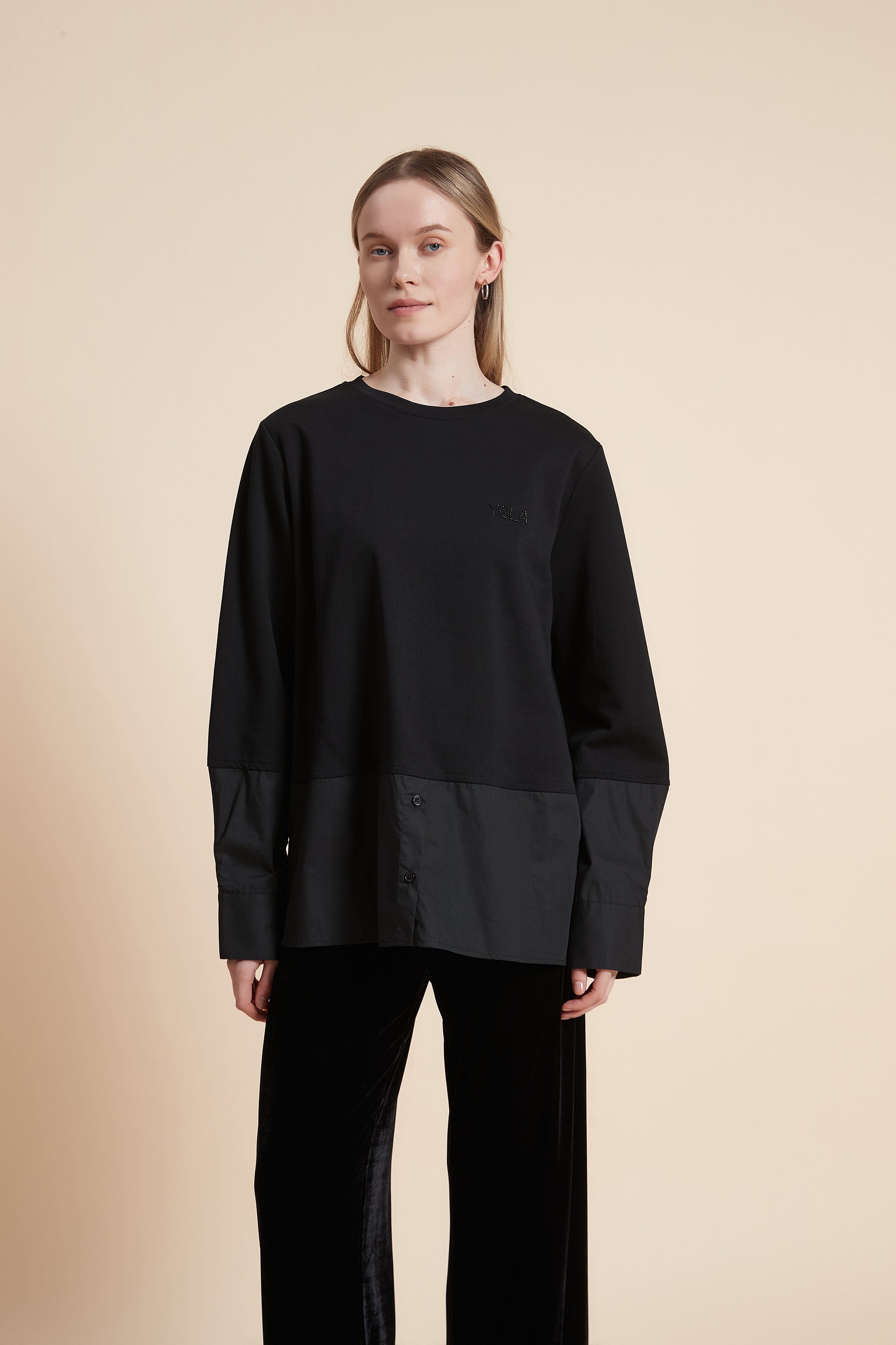 بلوزة بكم طويل بأزرار