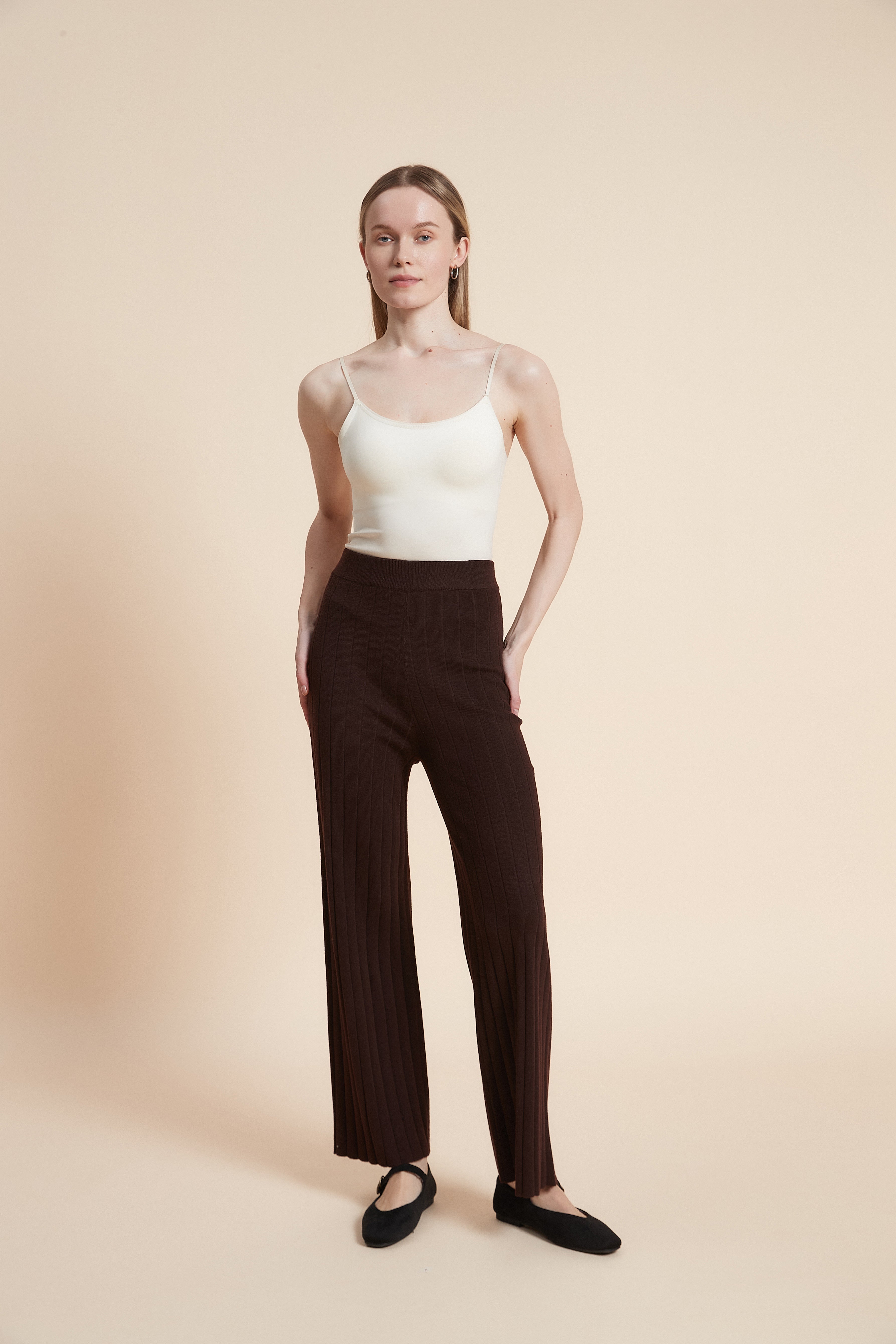 Long solid ribbed pants