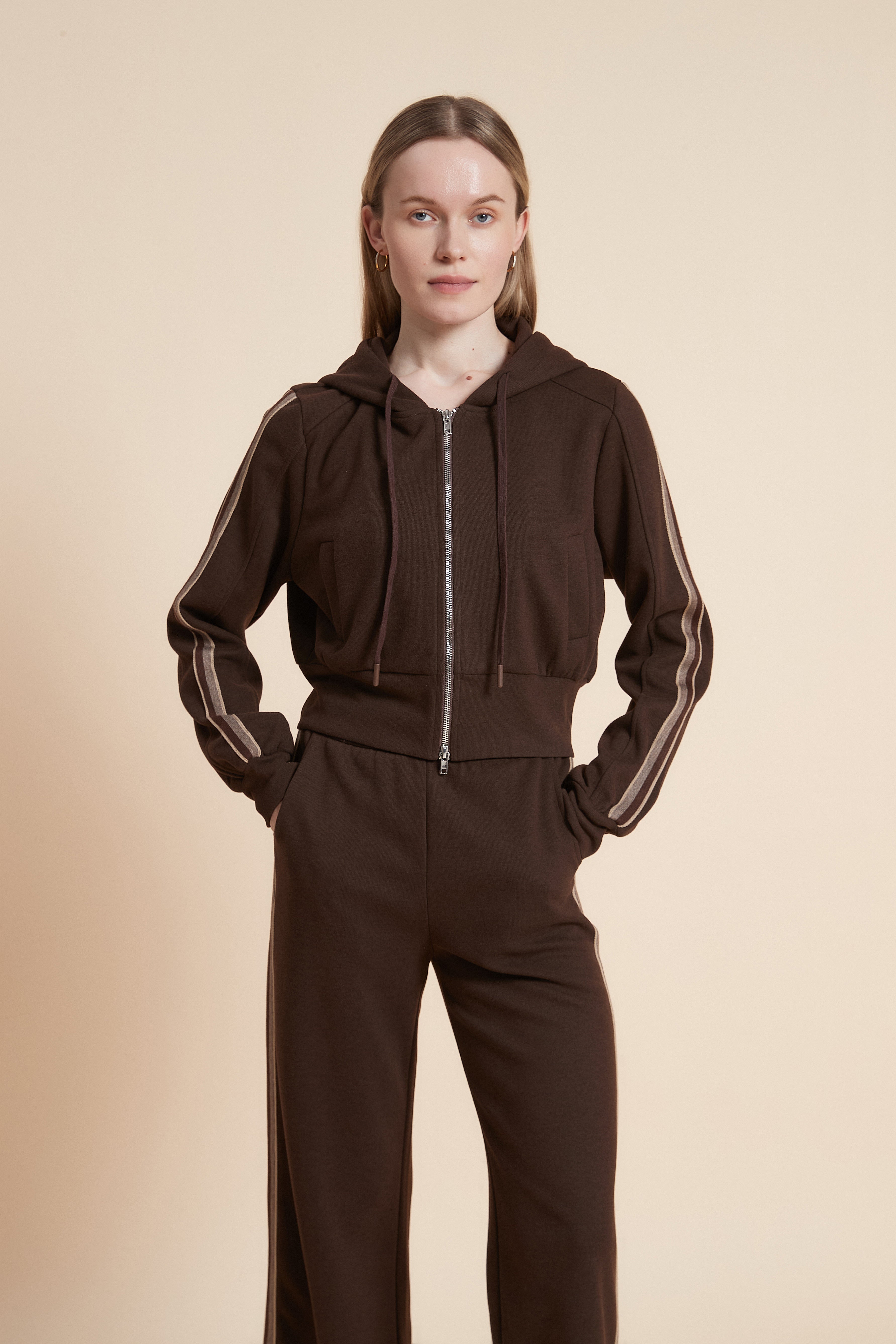 Short Zip Sweatshirt