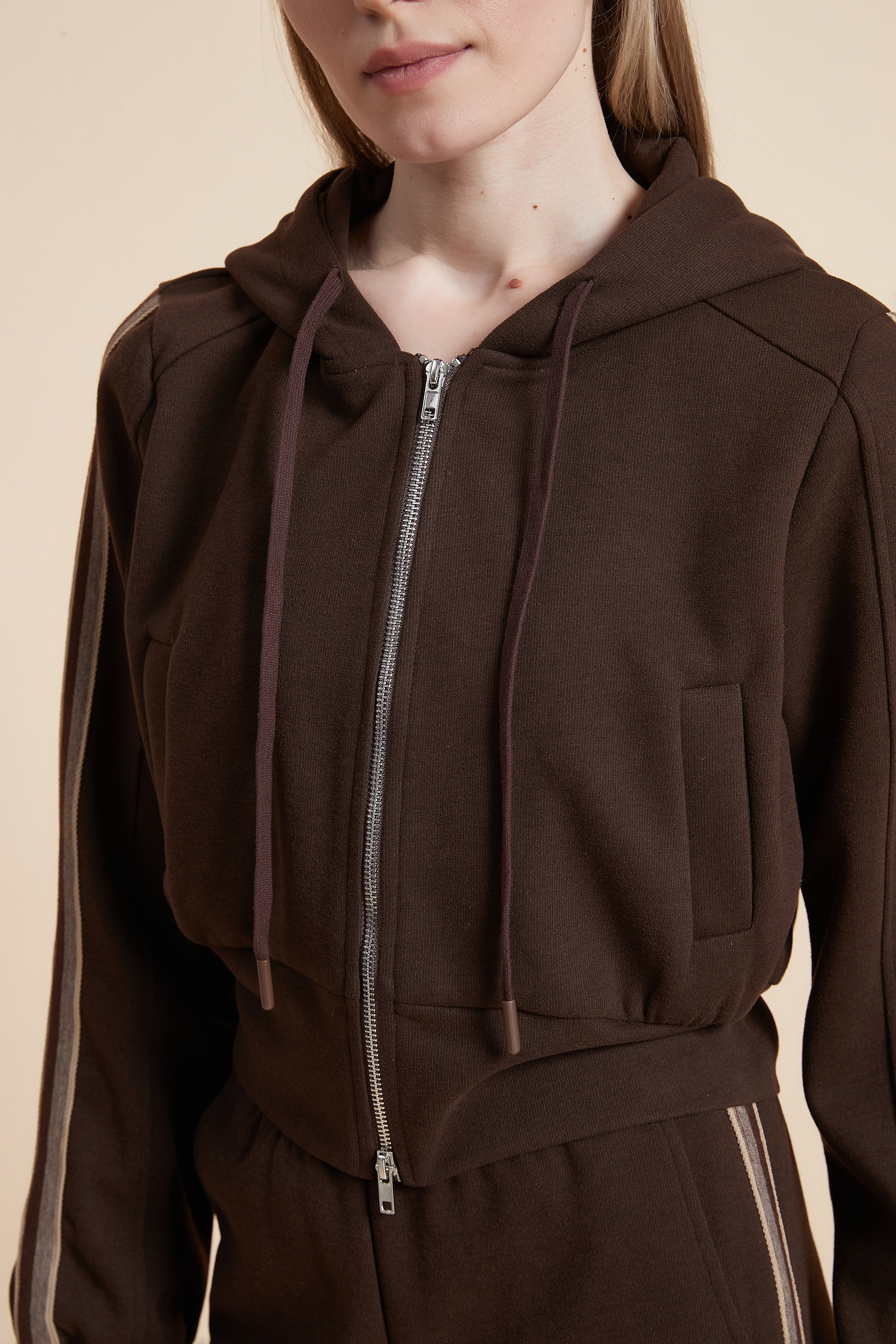 Short Zip Sweatshirt