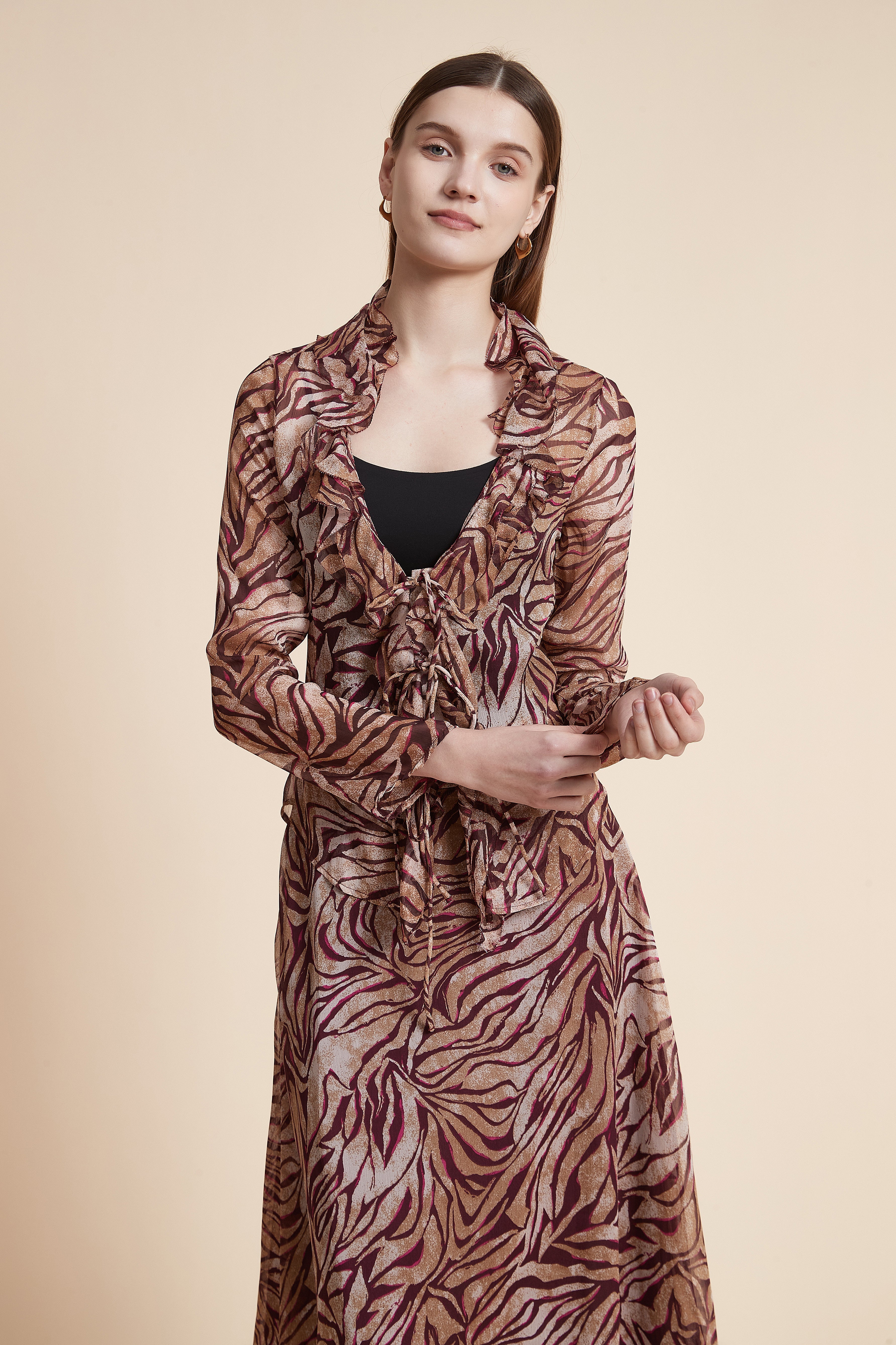 Long Sleeve Printed Blouse with Neckline