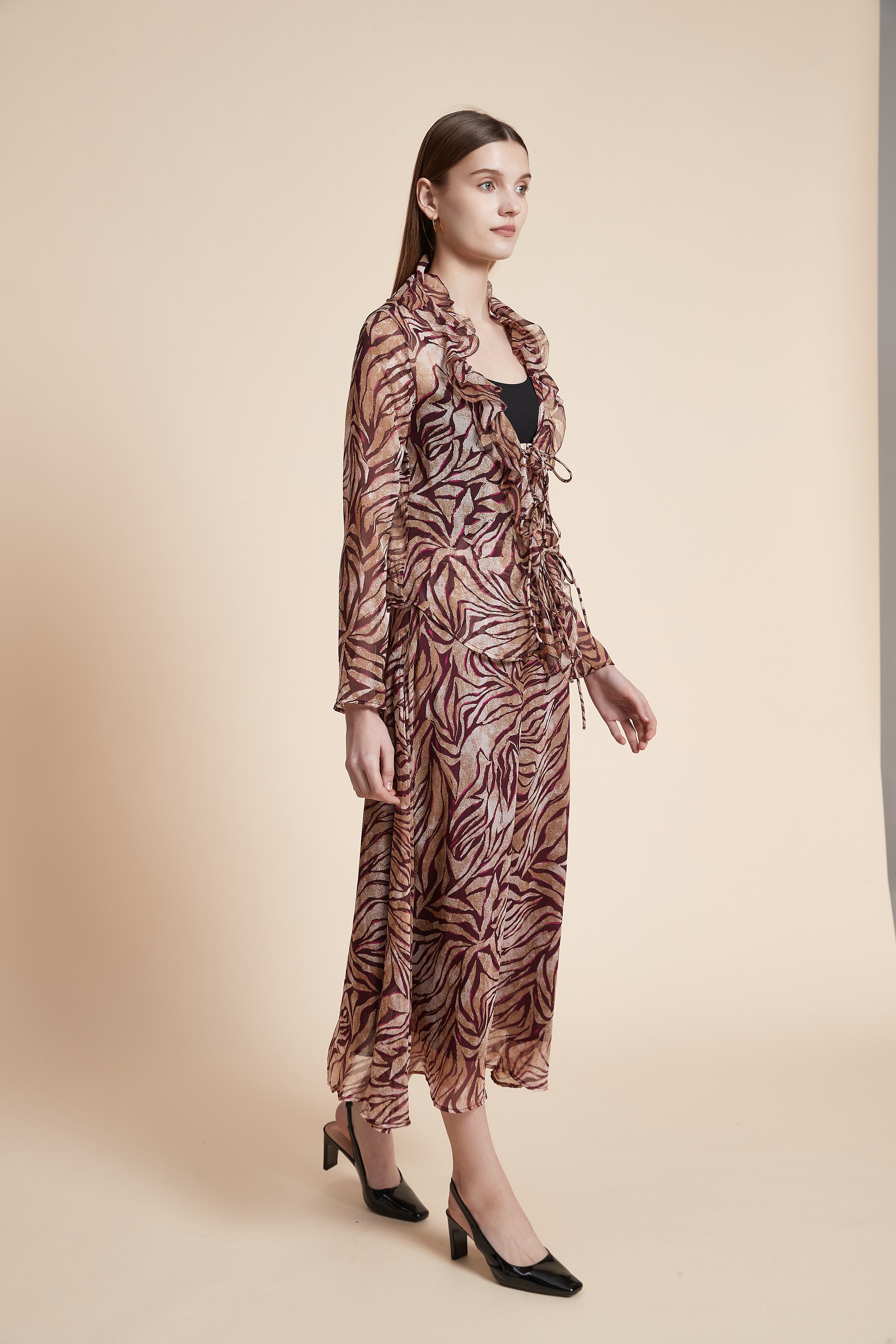 Long Sleeve Printed Blouse with Neckline
