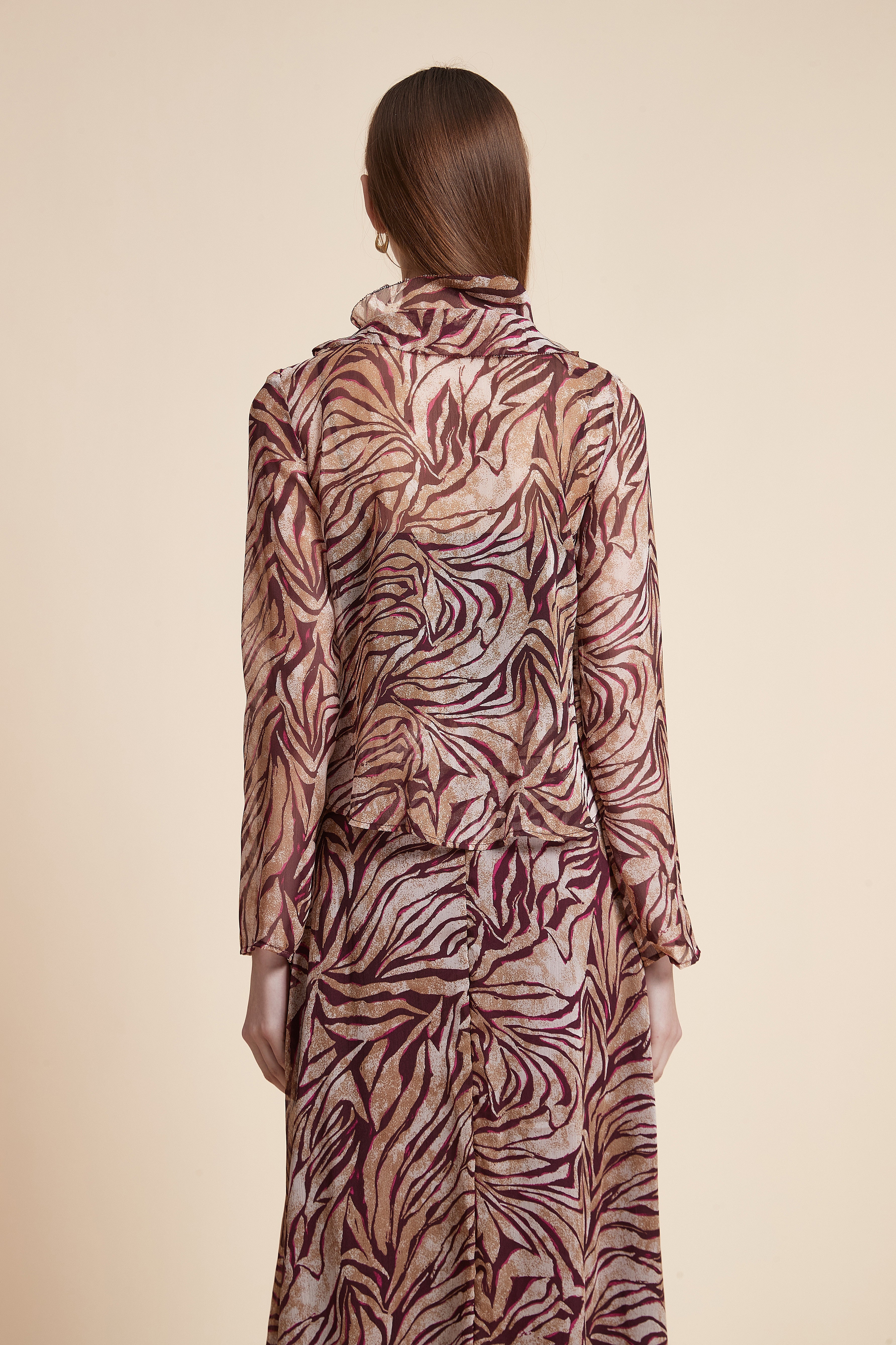 Long Sleeve Printed Blouse with Neckline