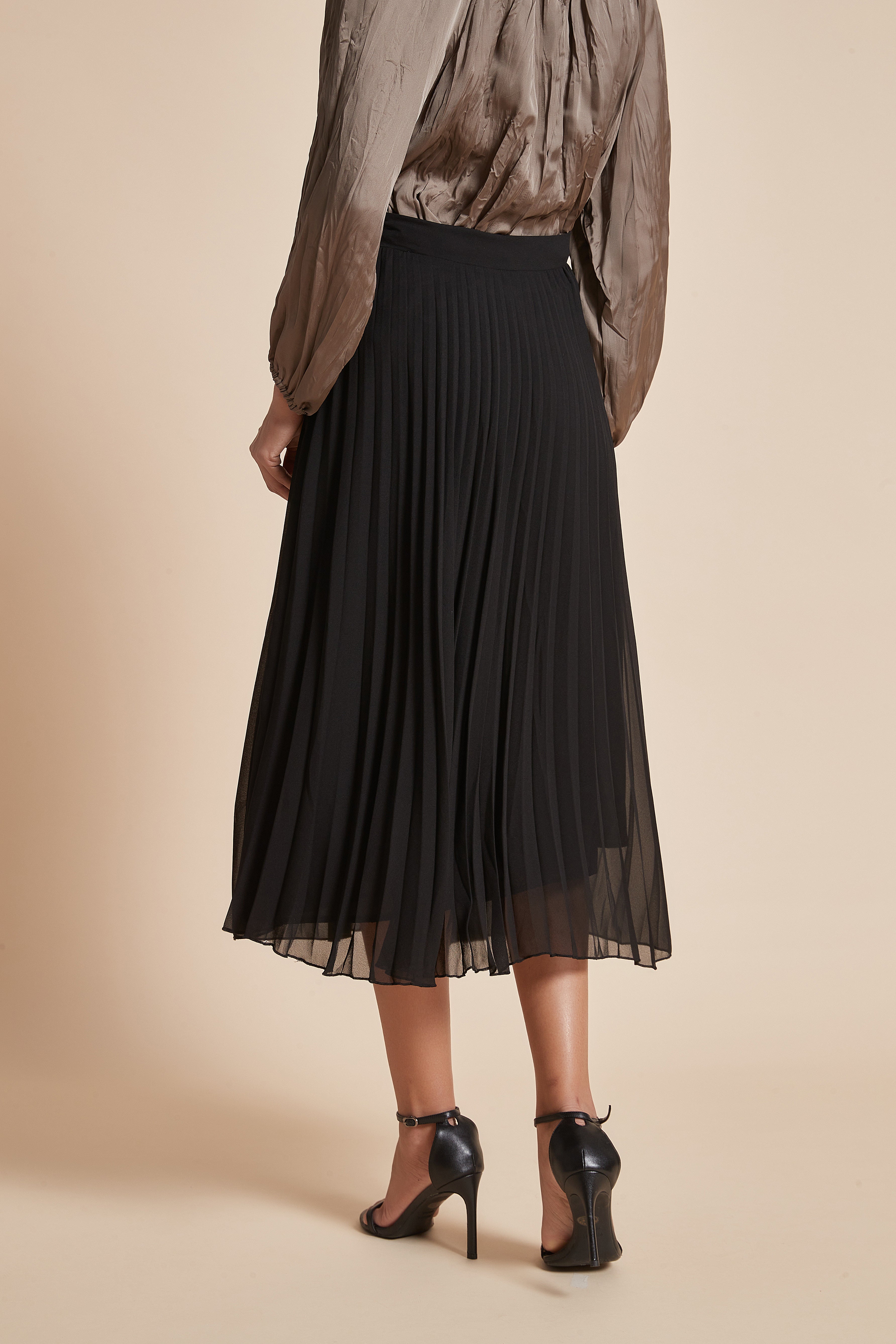Yola Midi skirt with wide ruffle detail