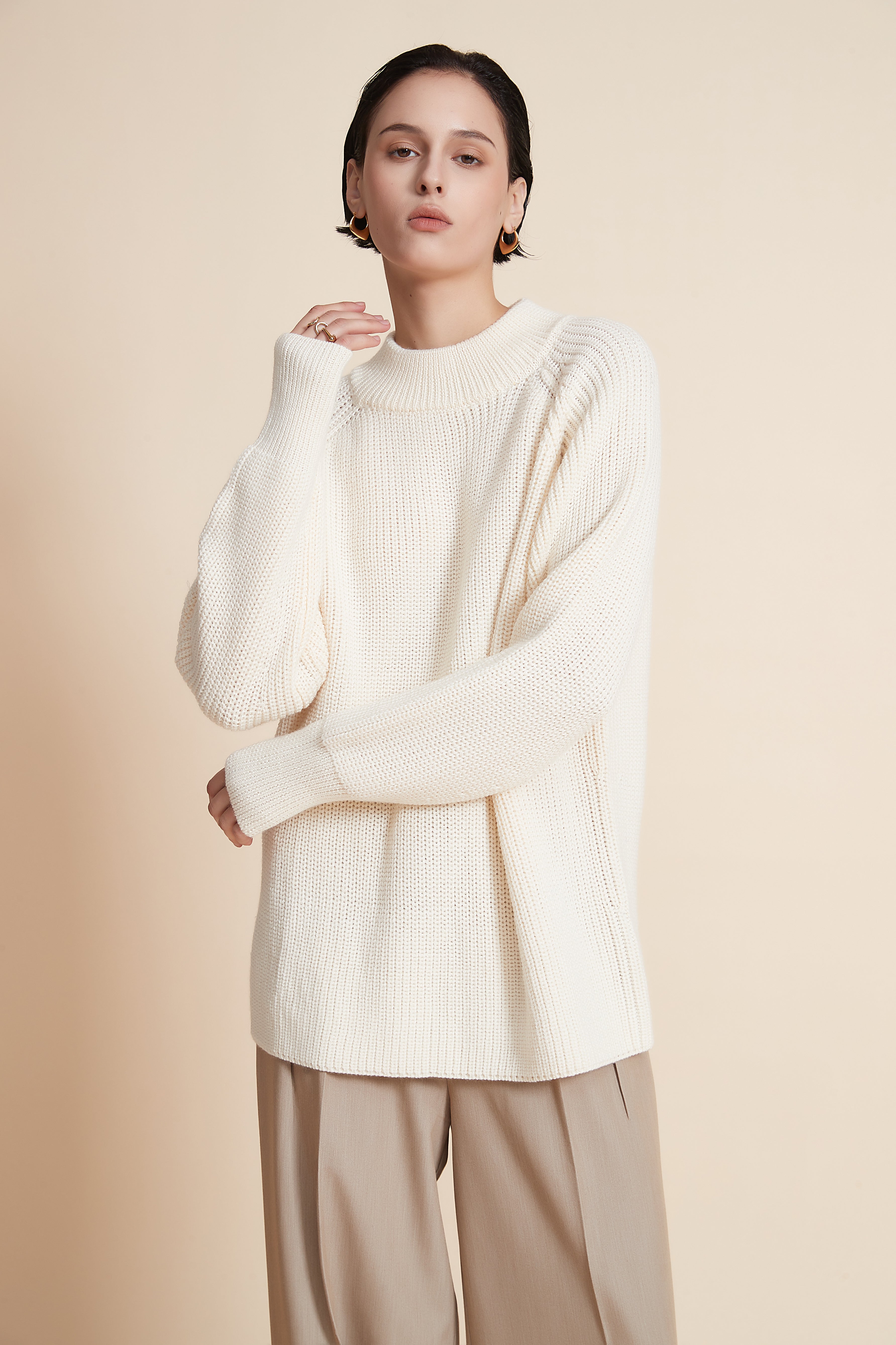 Oversized Long Sweater with Long Sleeves and Round Neck