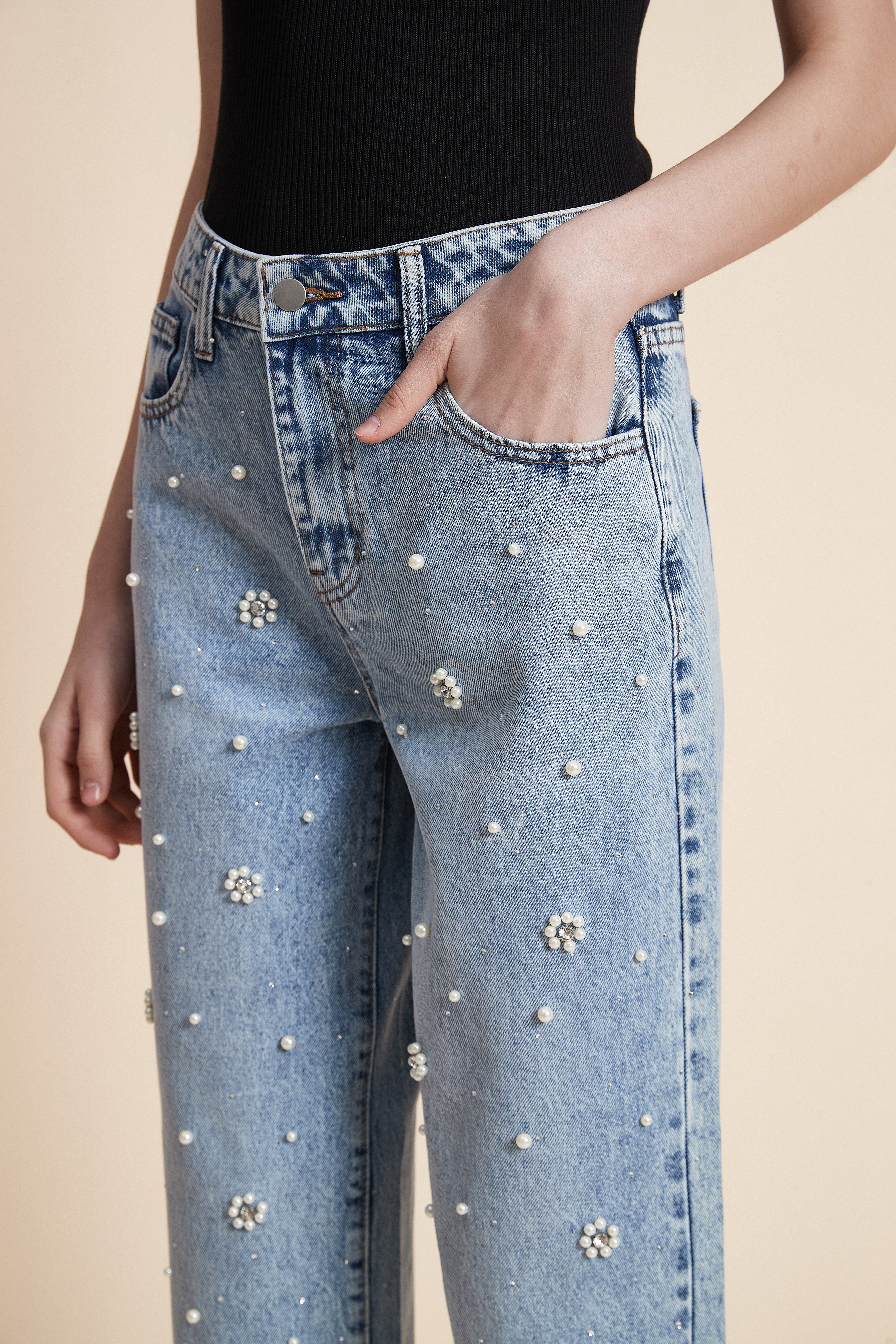 بنطلون طويل جينز مزين بلولي