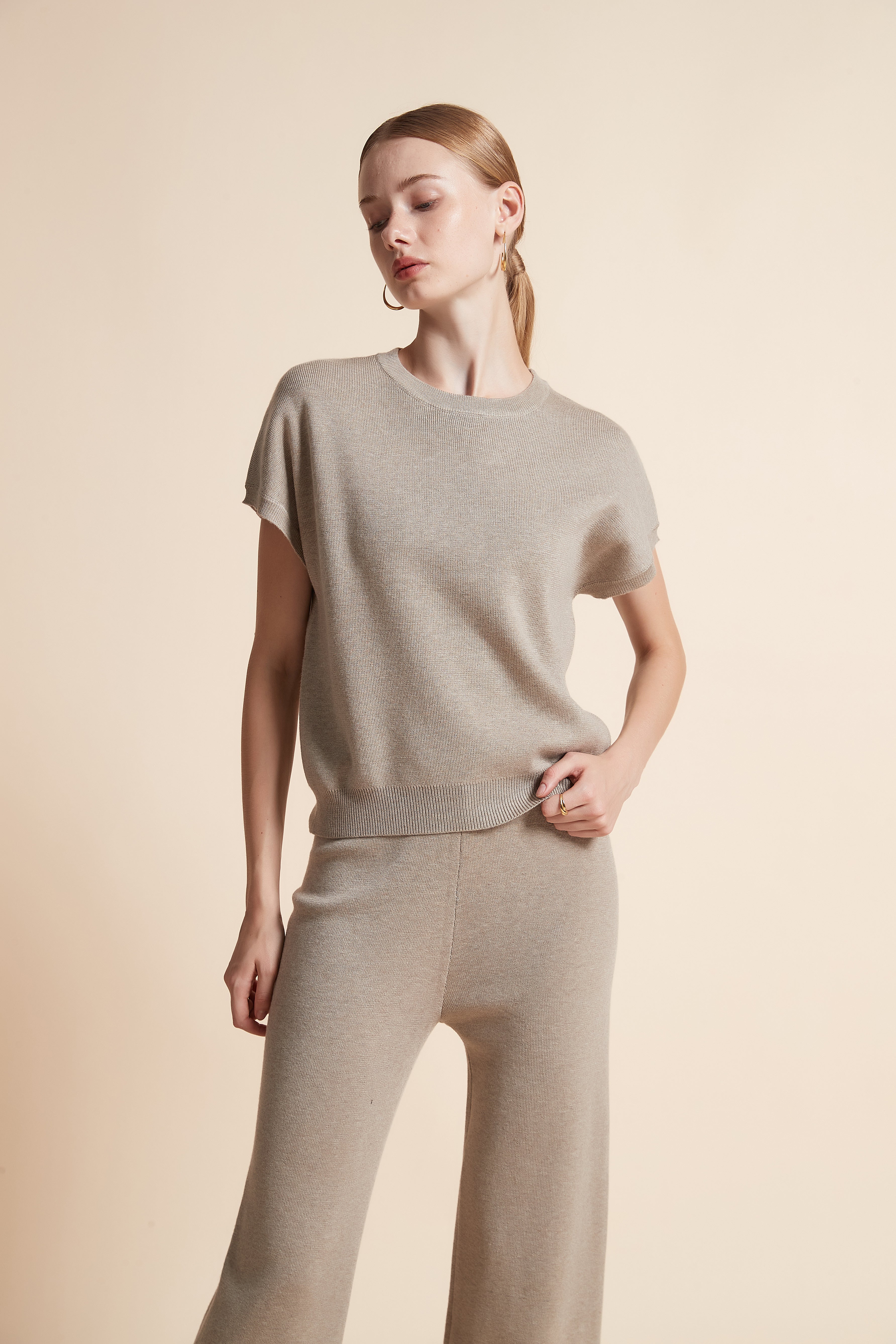 توب سادة منسوج واسع نص كم