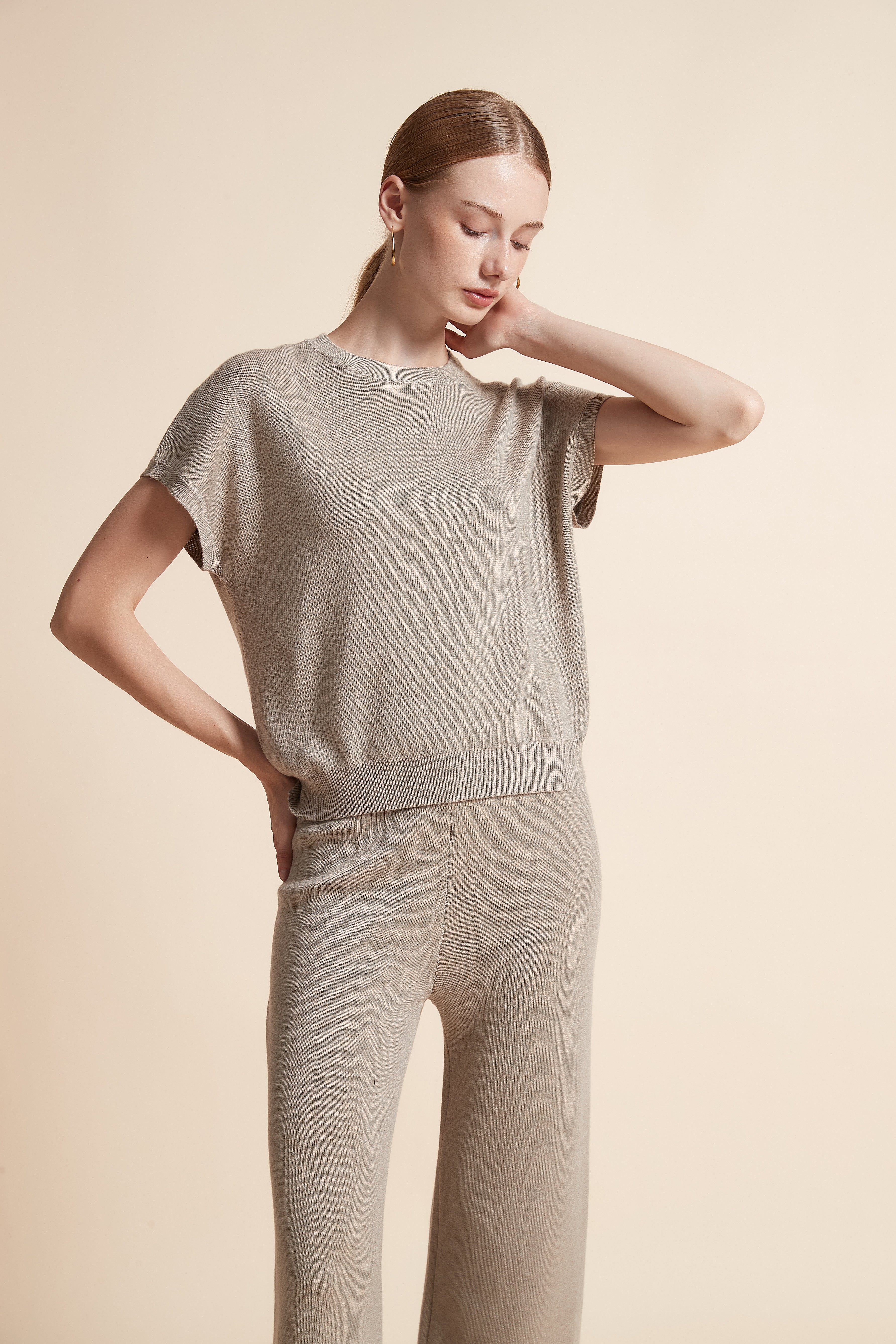 توب سادة منسوج واسع نص كم