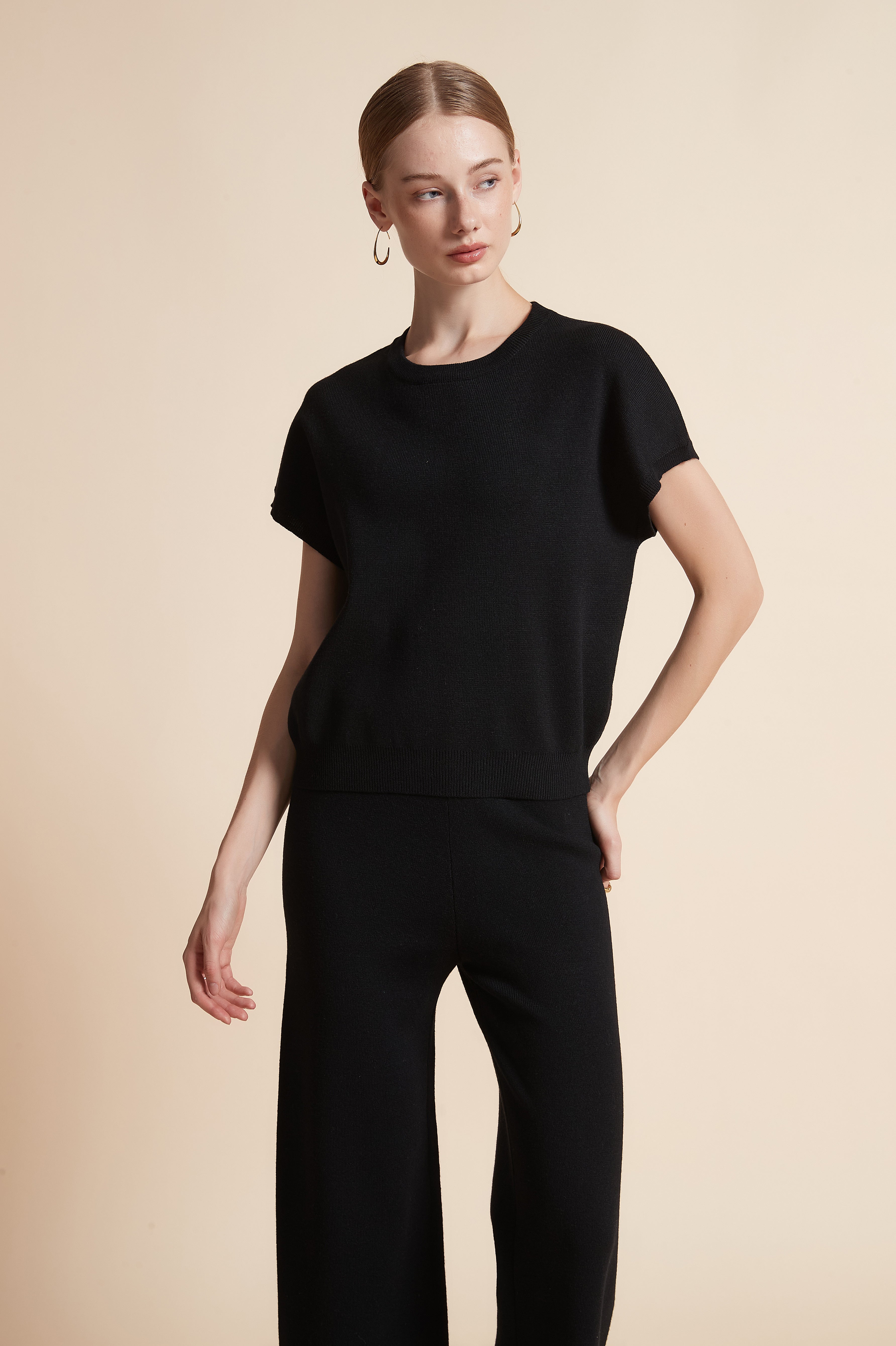 توب سادة منسوج واسع نص كم