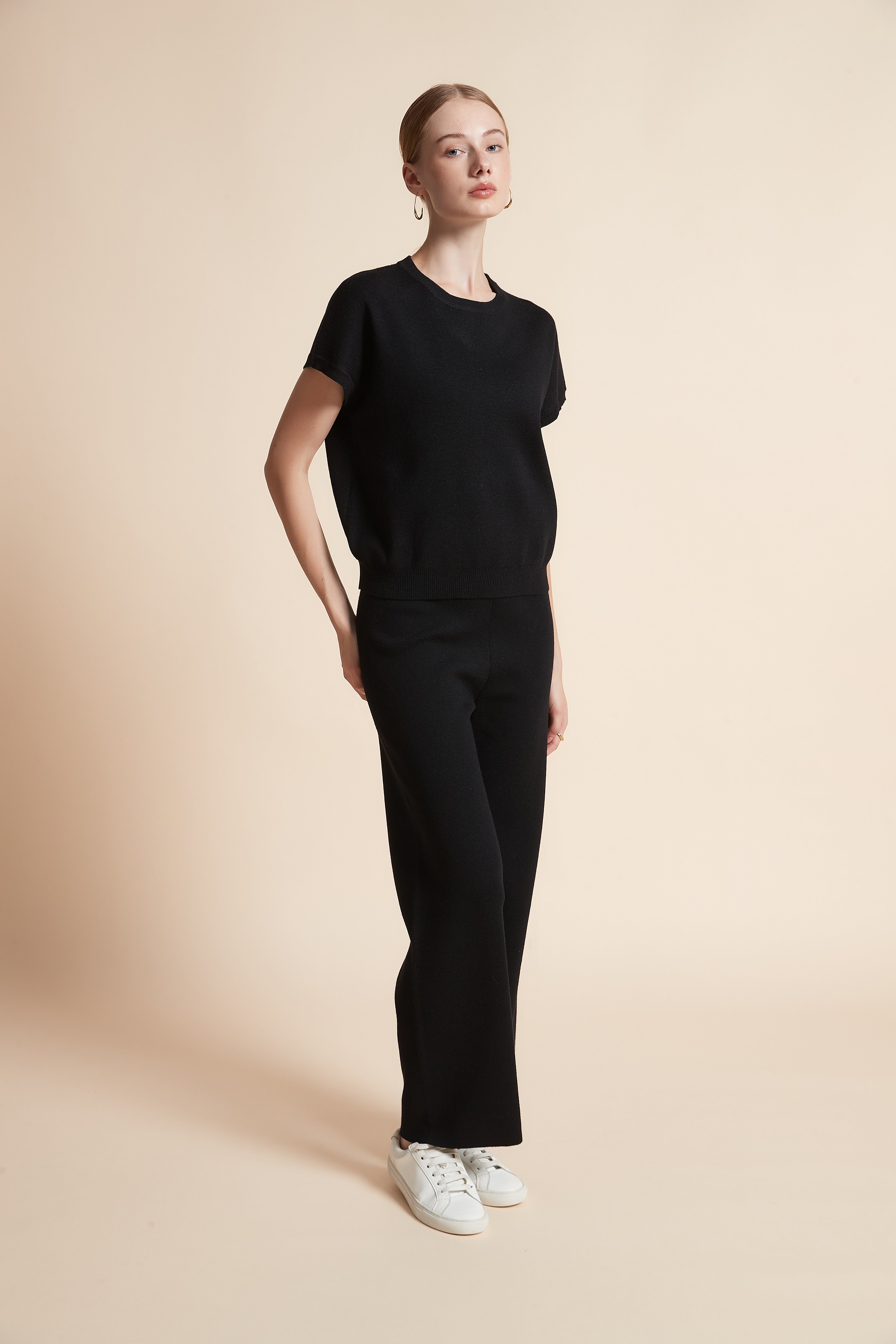 توب سادة منسوج واسع نص كم