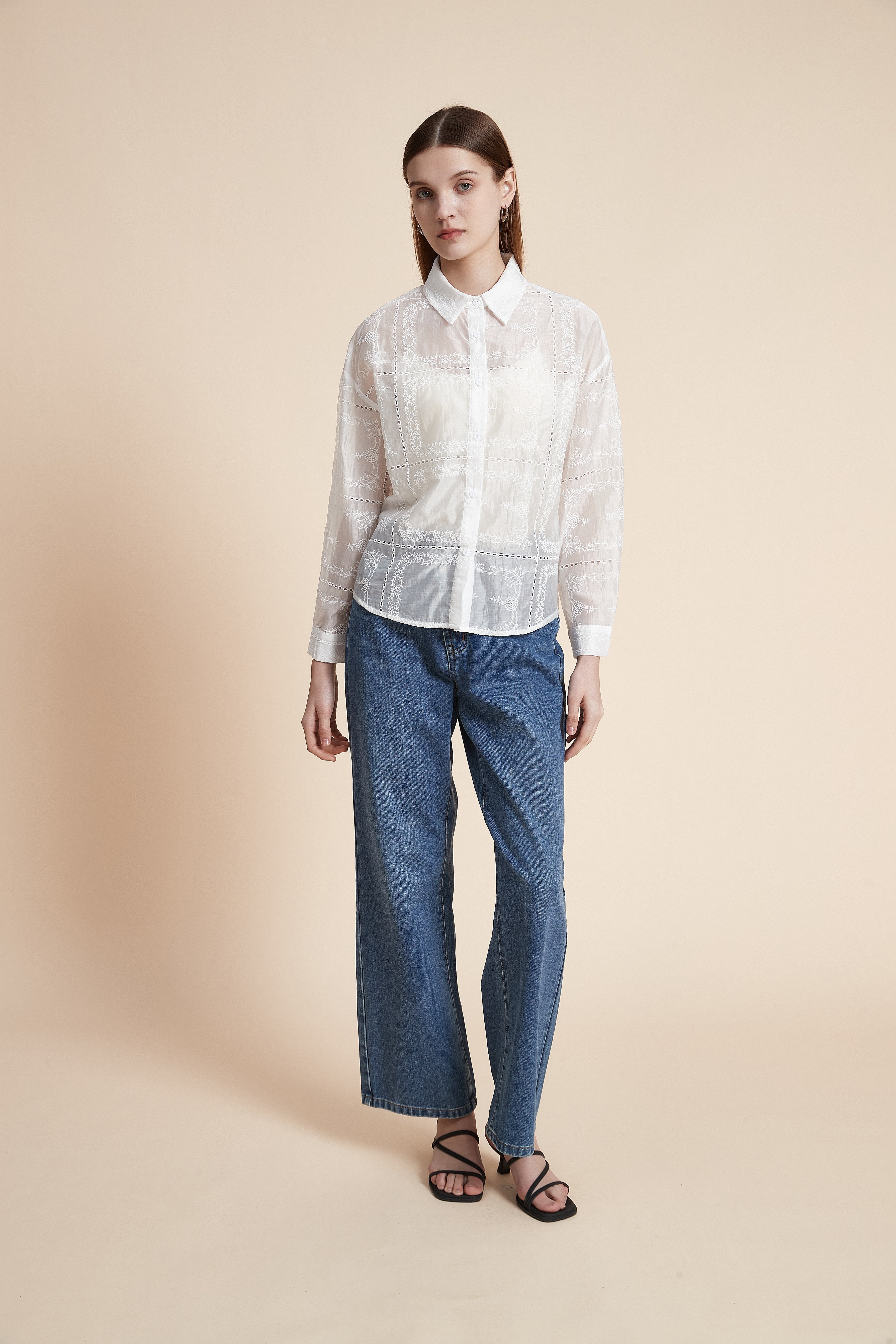 قميص منقوش بأكمام طويلة شفاف