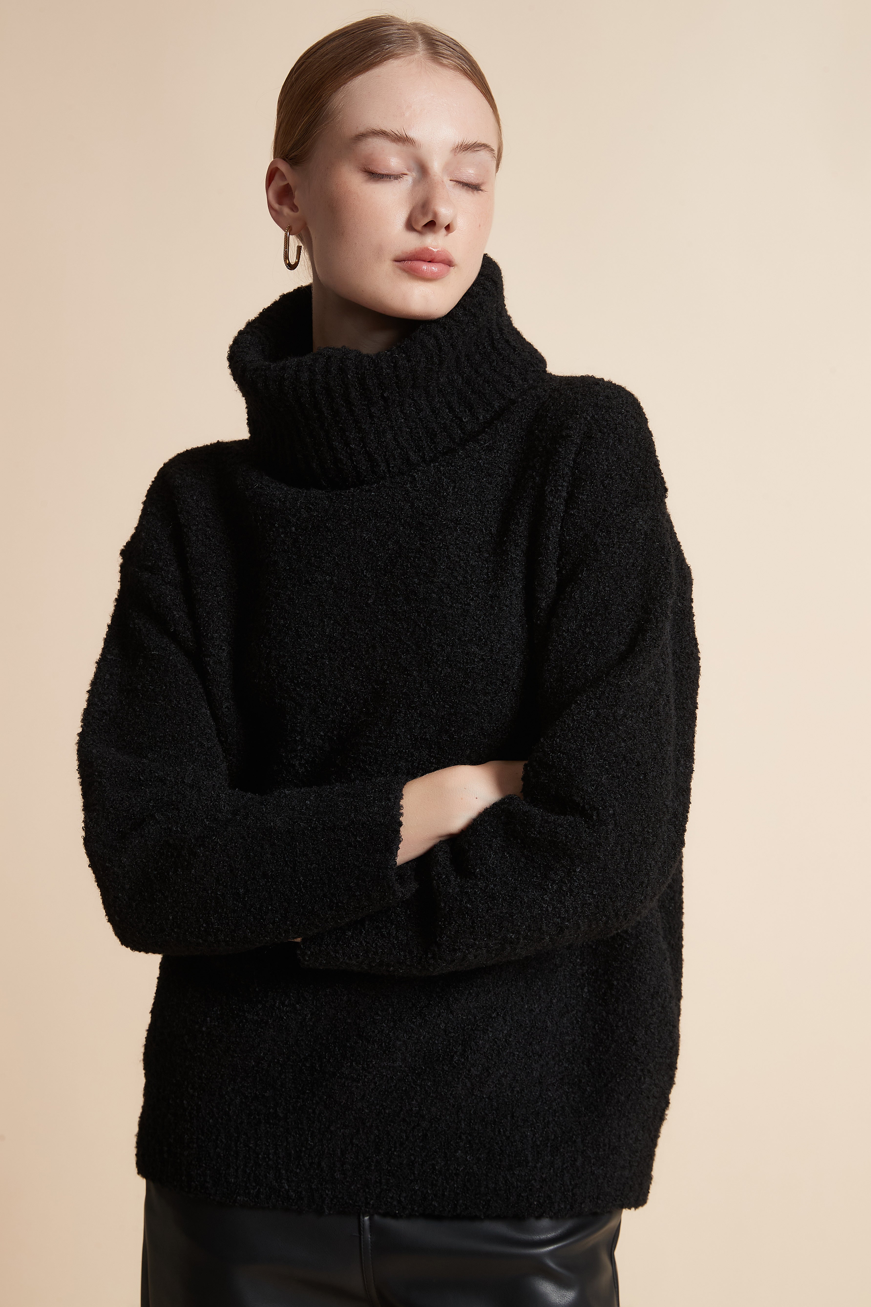 بلوفر أوفر سايز كم طويل سادة