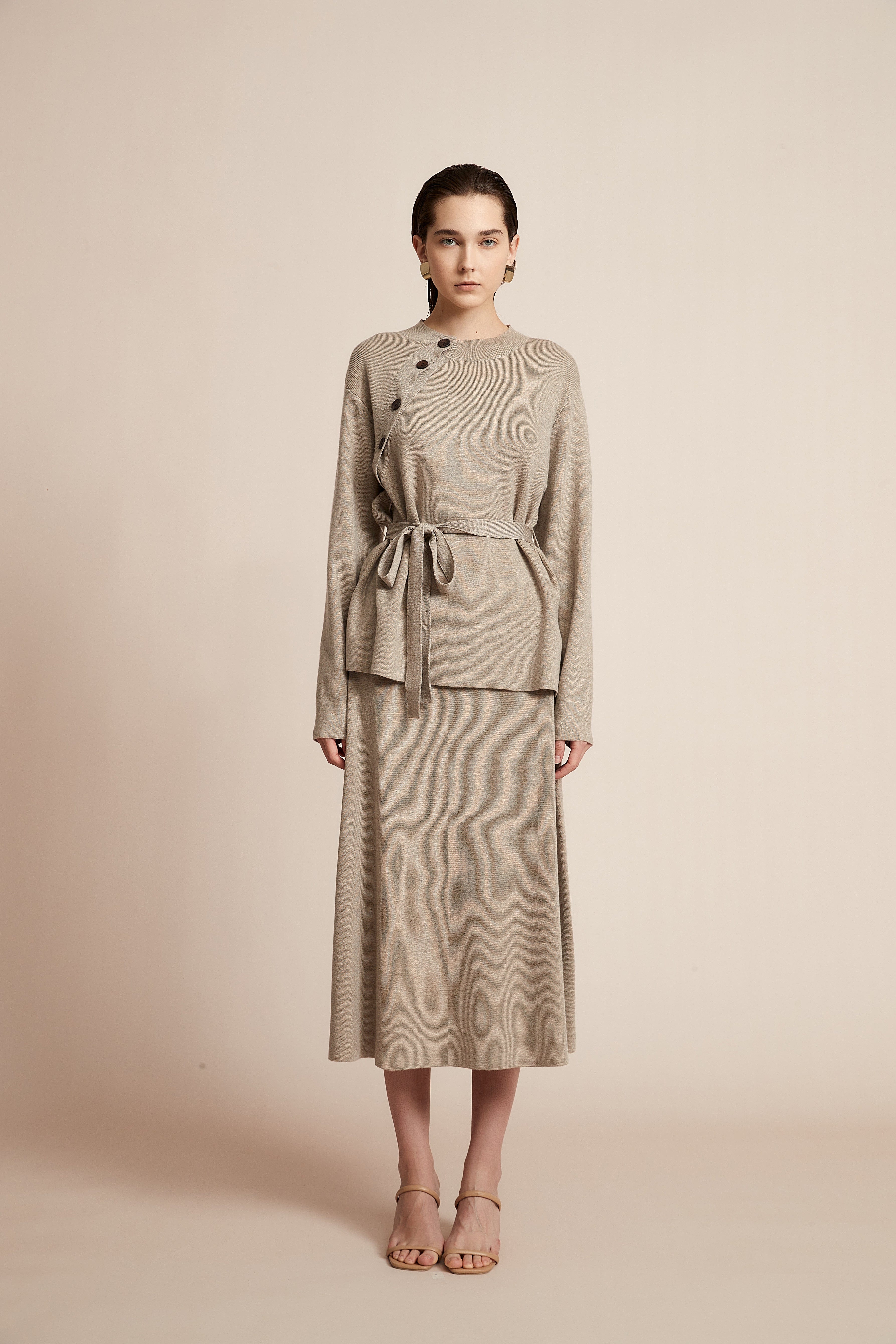 Plain Midi Skirt with a Wide Cut