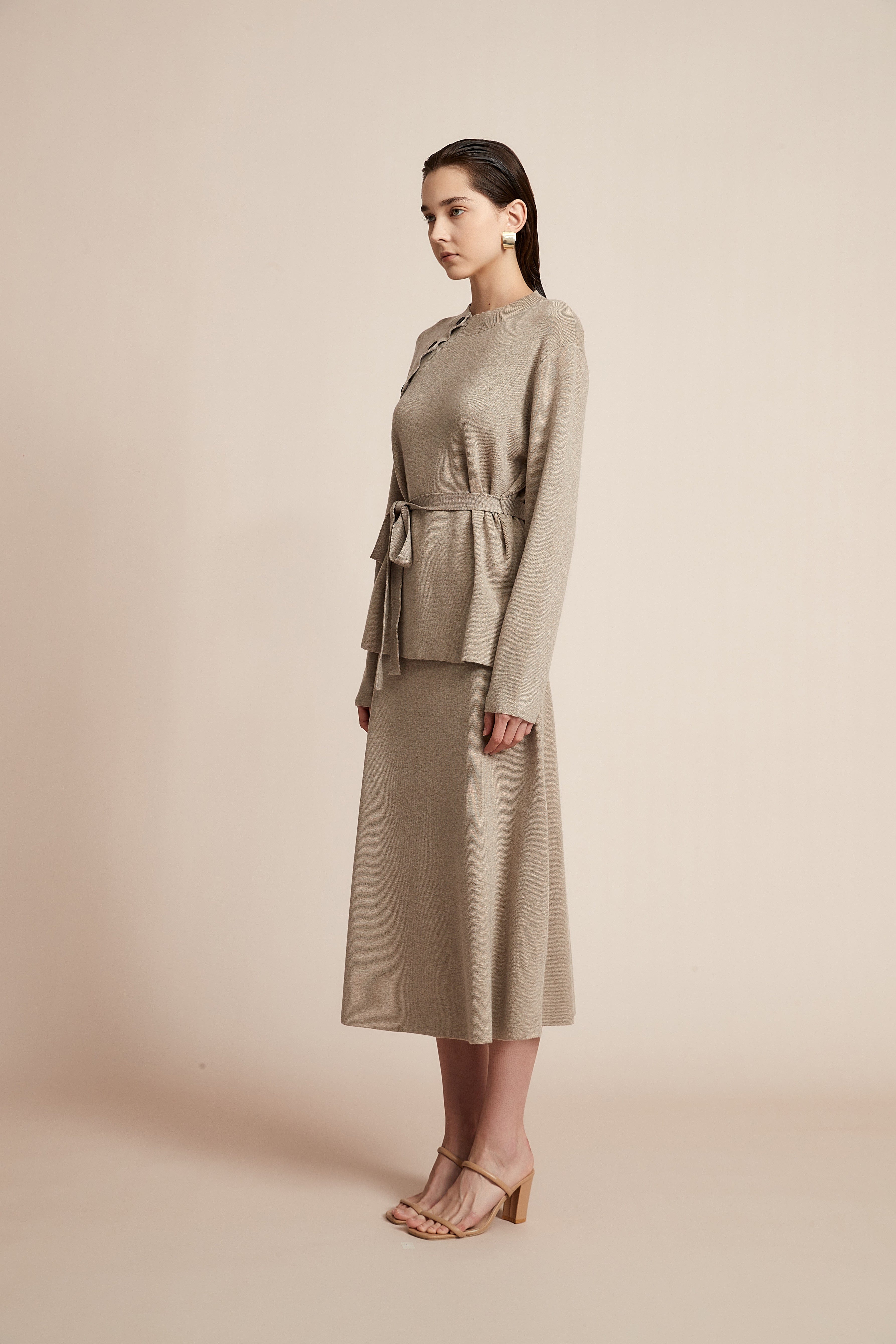 Plain Midi Skirt with a Wide Cut