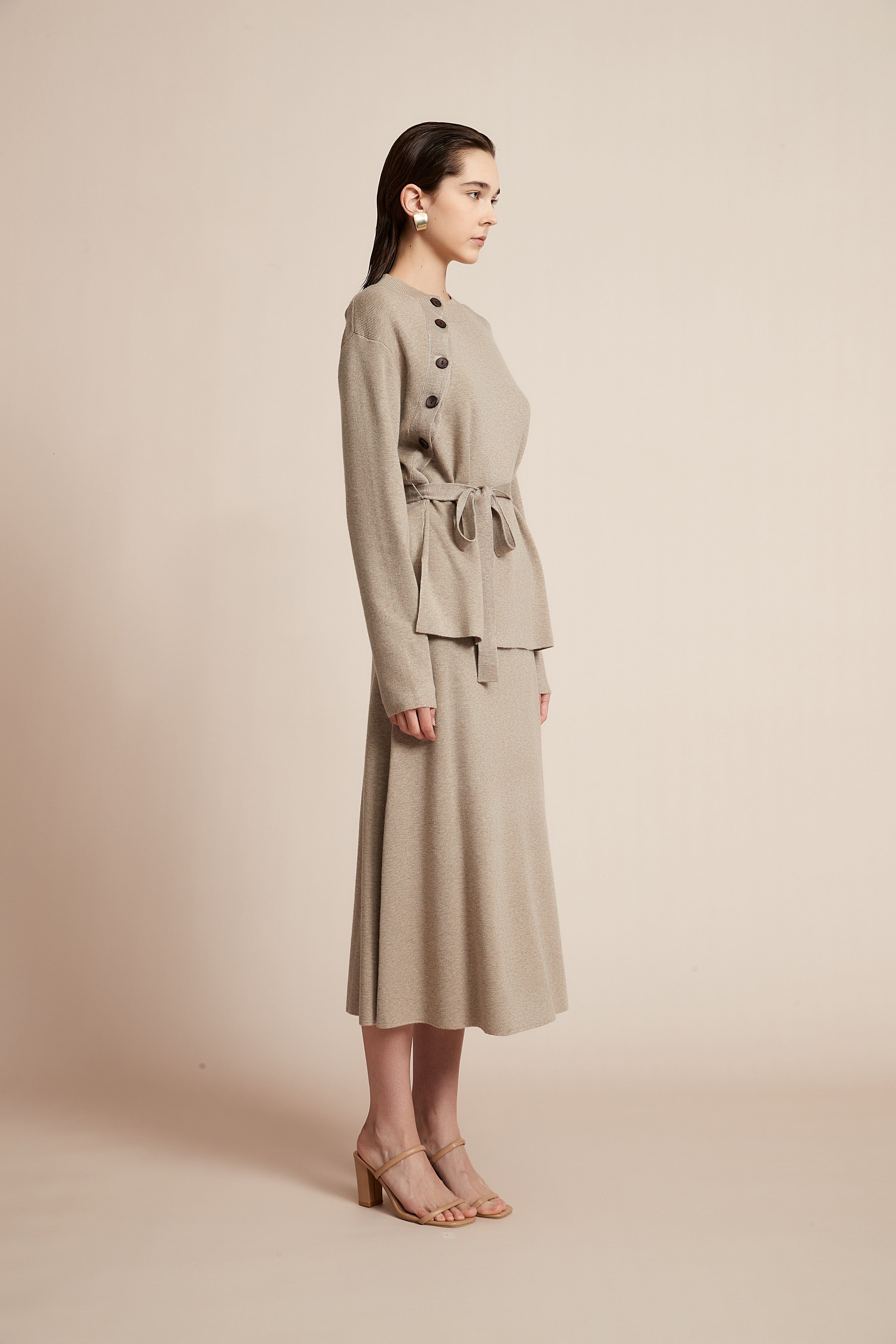 Plain Midi Skirt with a Wide Cut