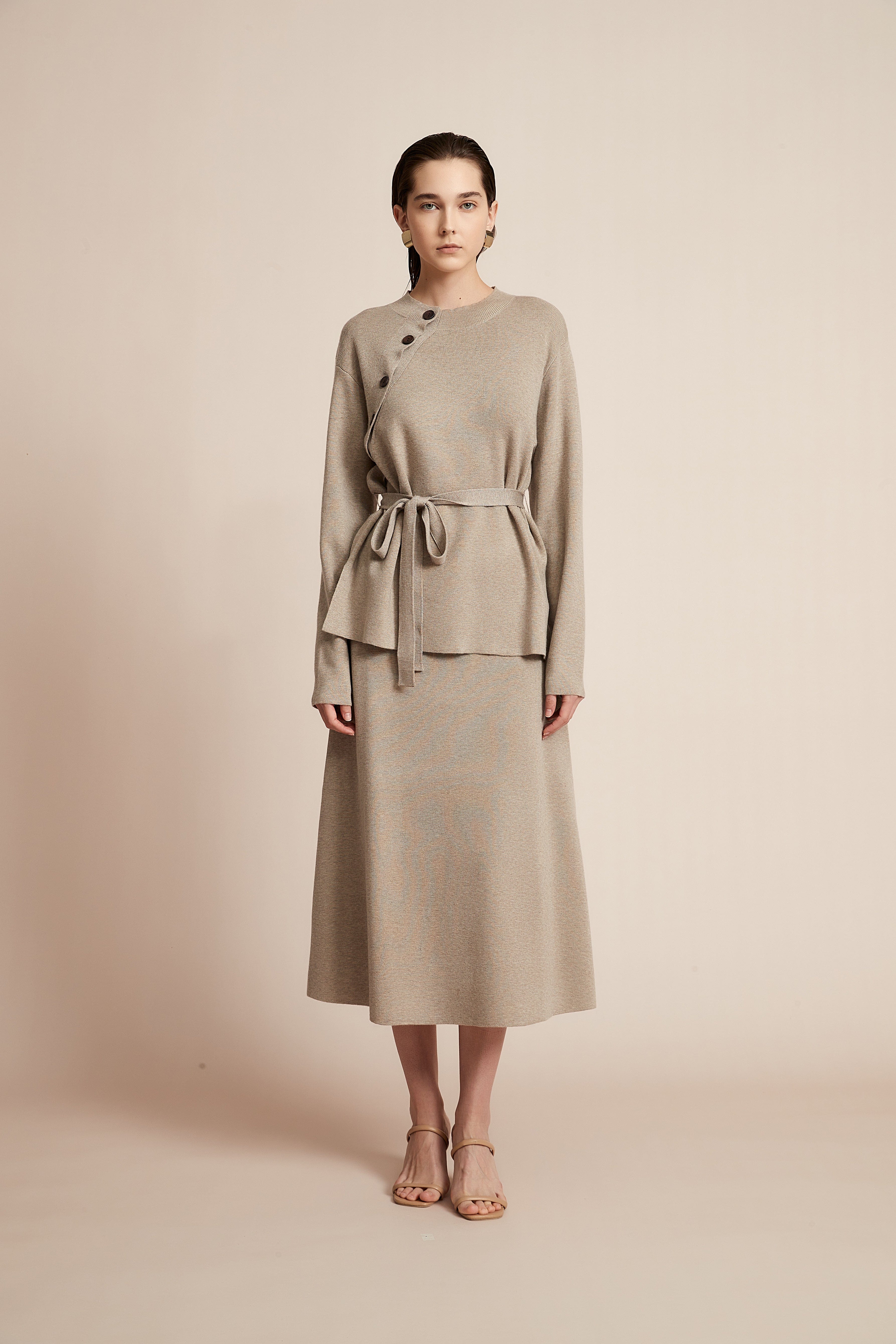 Plain Midi Skirt with a Wide Cut