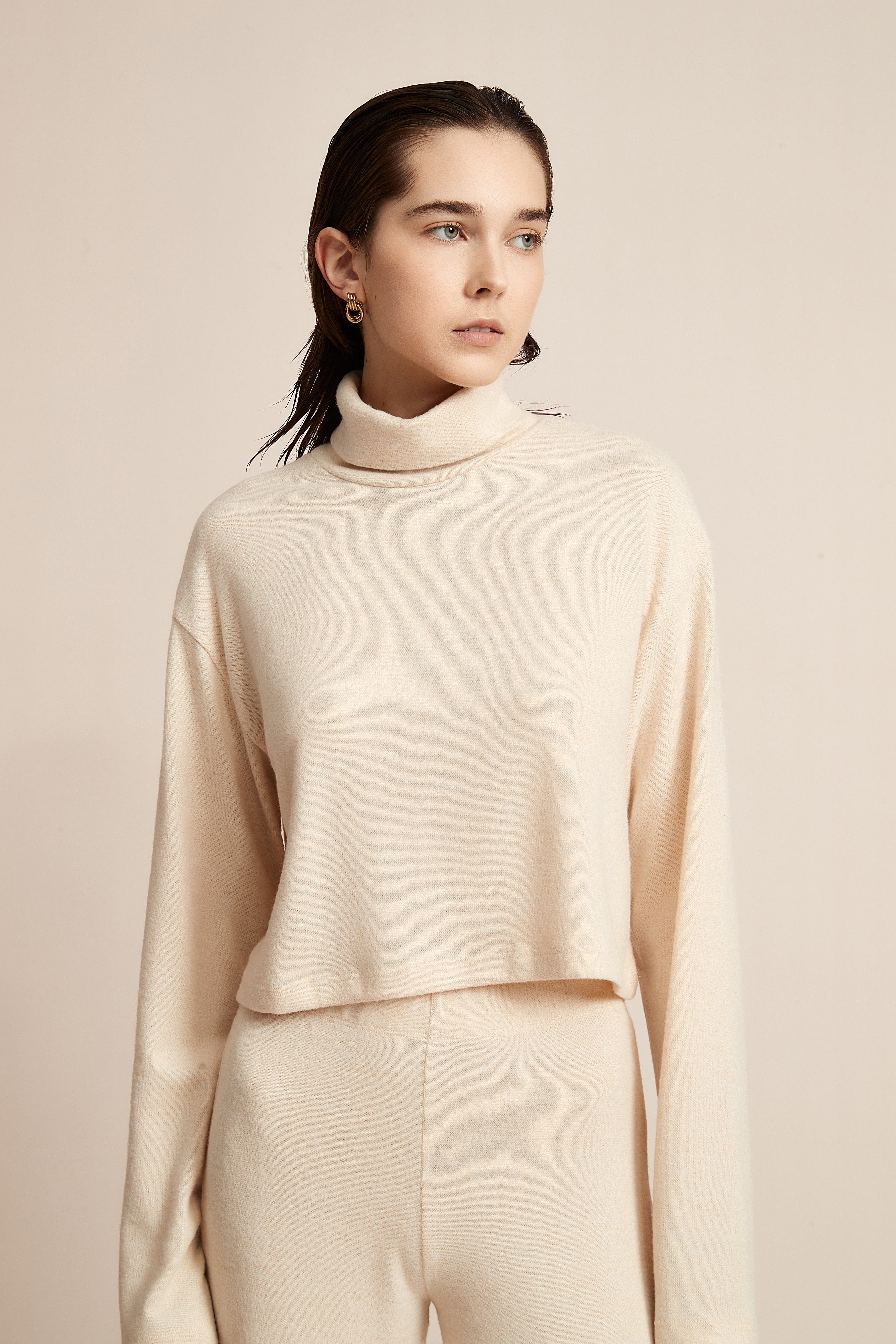 Plain Long Winter Blouse With Long Sleeves