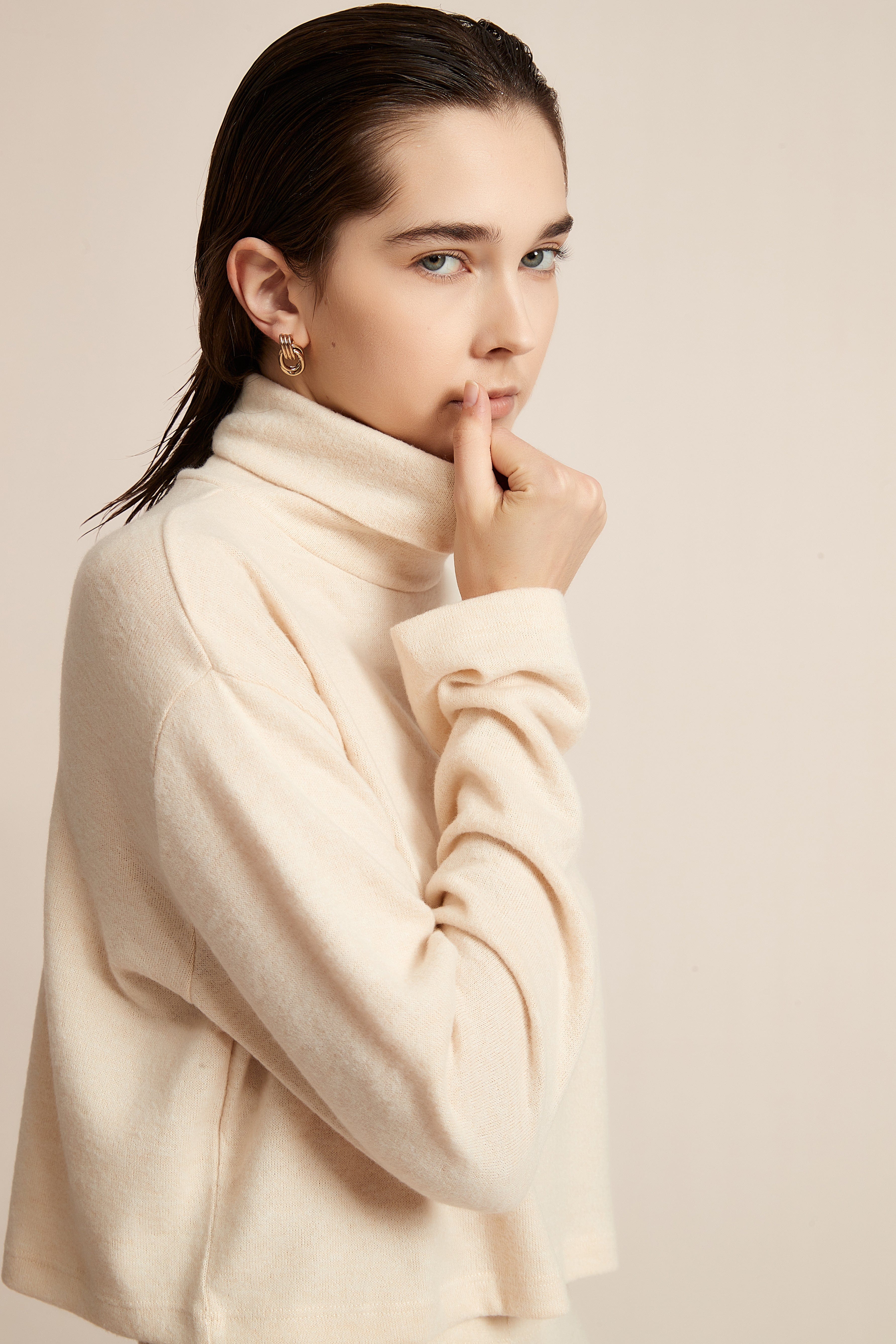 Plain Long Winter Blouse With Long Sleeves