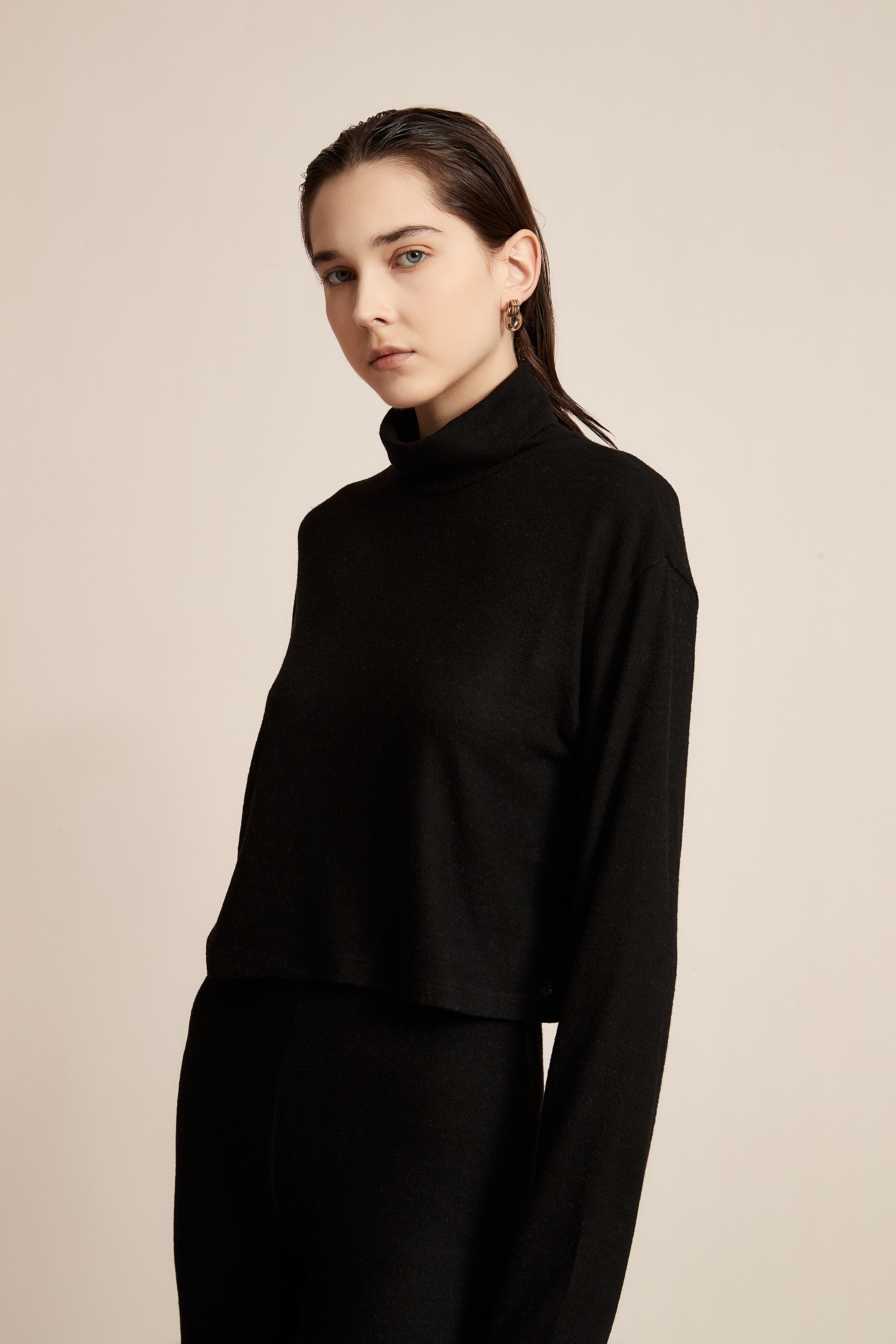 Plain Long Winter Blouse With Long Sleeves