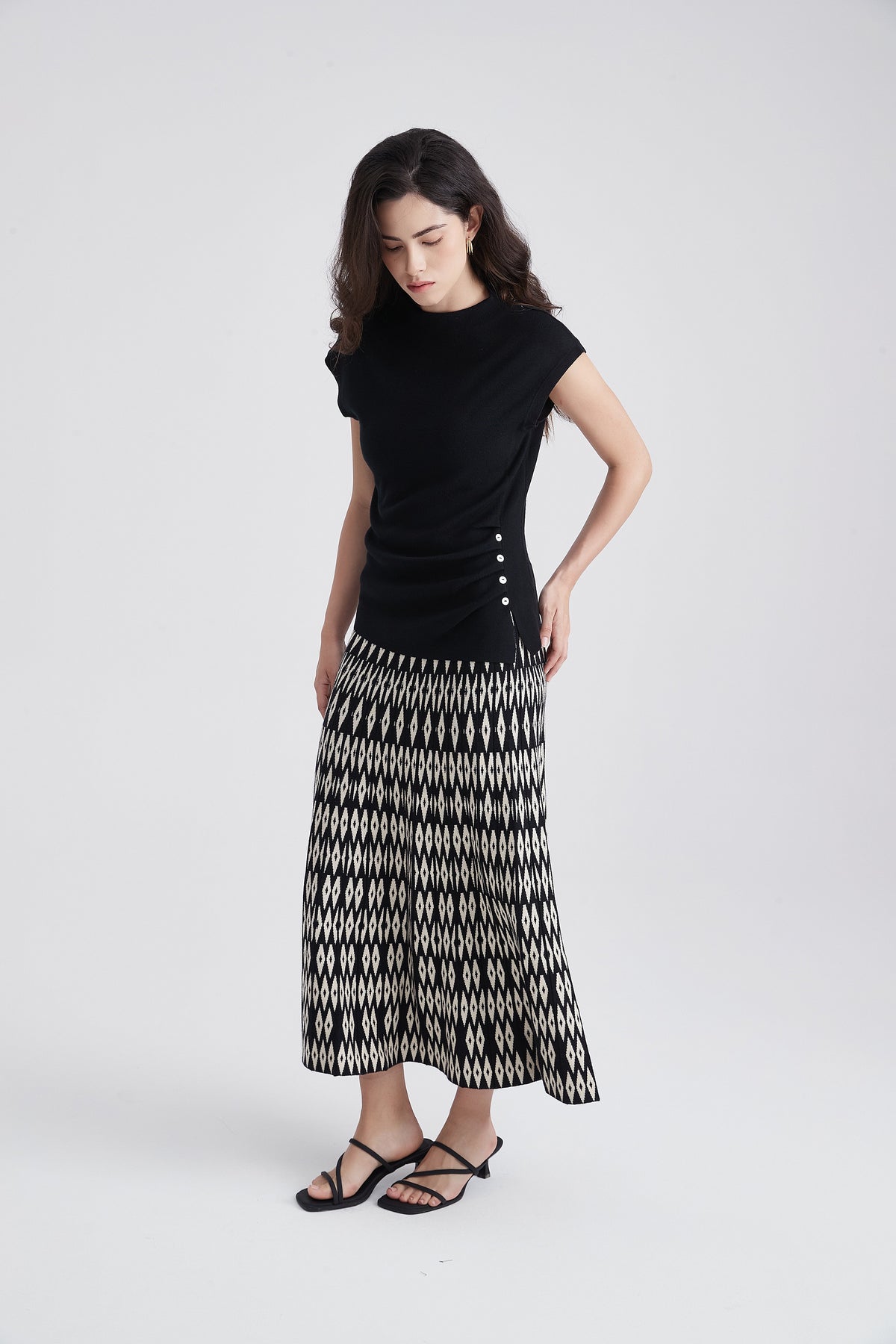 Midi Skirt with Geometric Print and Contrasting Waistband